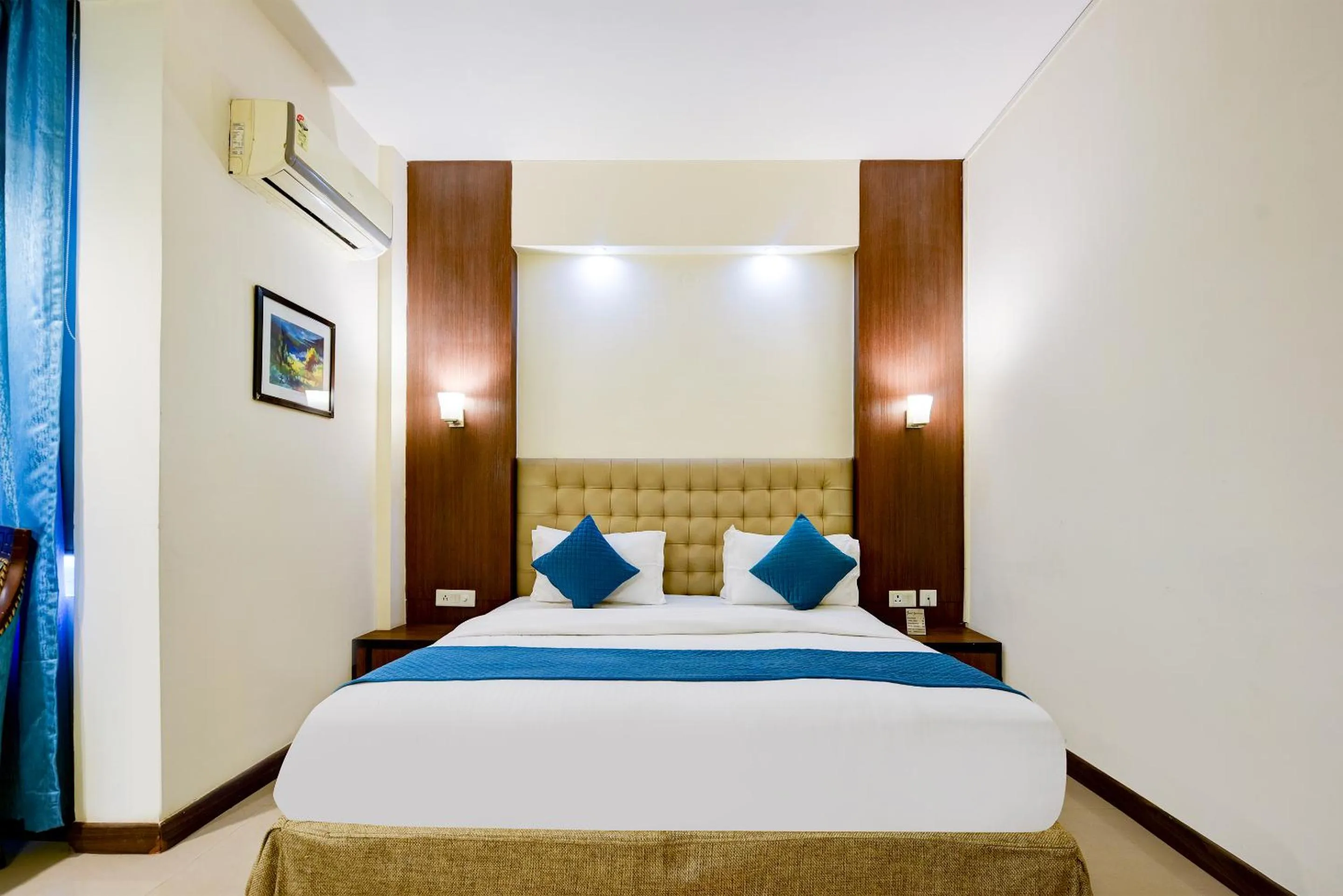 Bedroom, Bed in The Pamposh Hotel