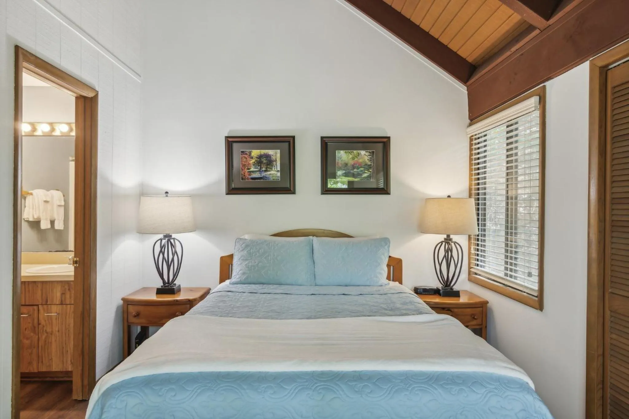 Bedroom, Bed in Petit Crest Villas