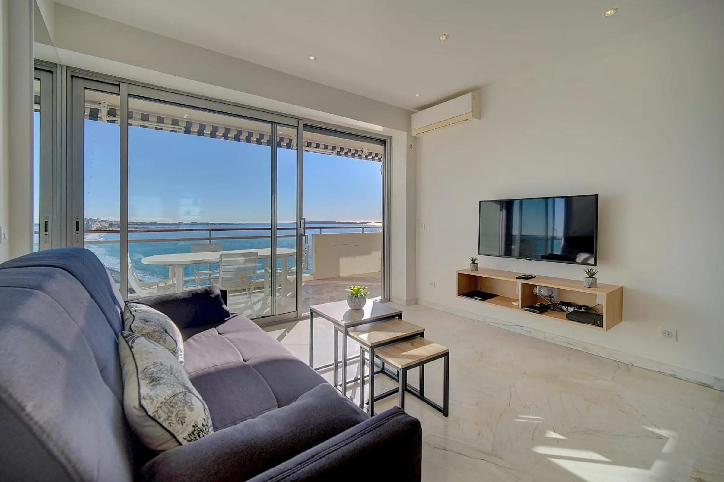 Living room in IMMOGROOM- Incredible View -4- Big Terrace - AC - Parking