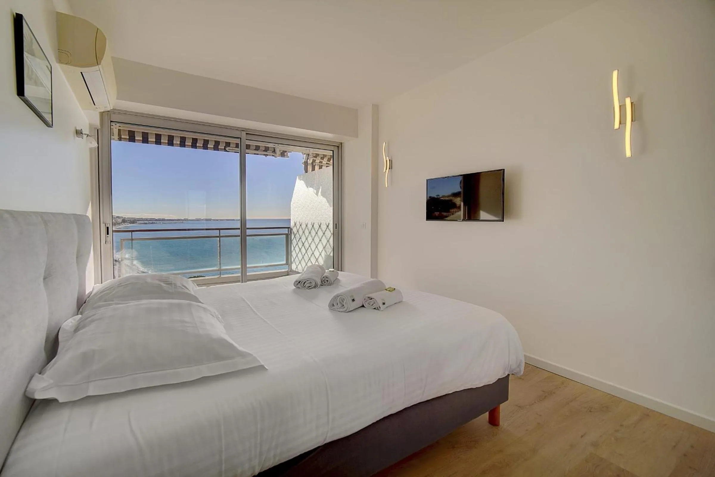 Bedroom, Bed in IMMOGROOM- Incredible View -4- Big Terrace - AC - Parking