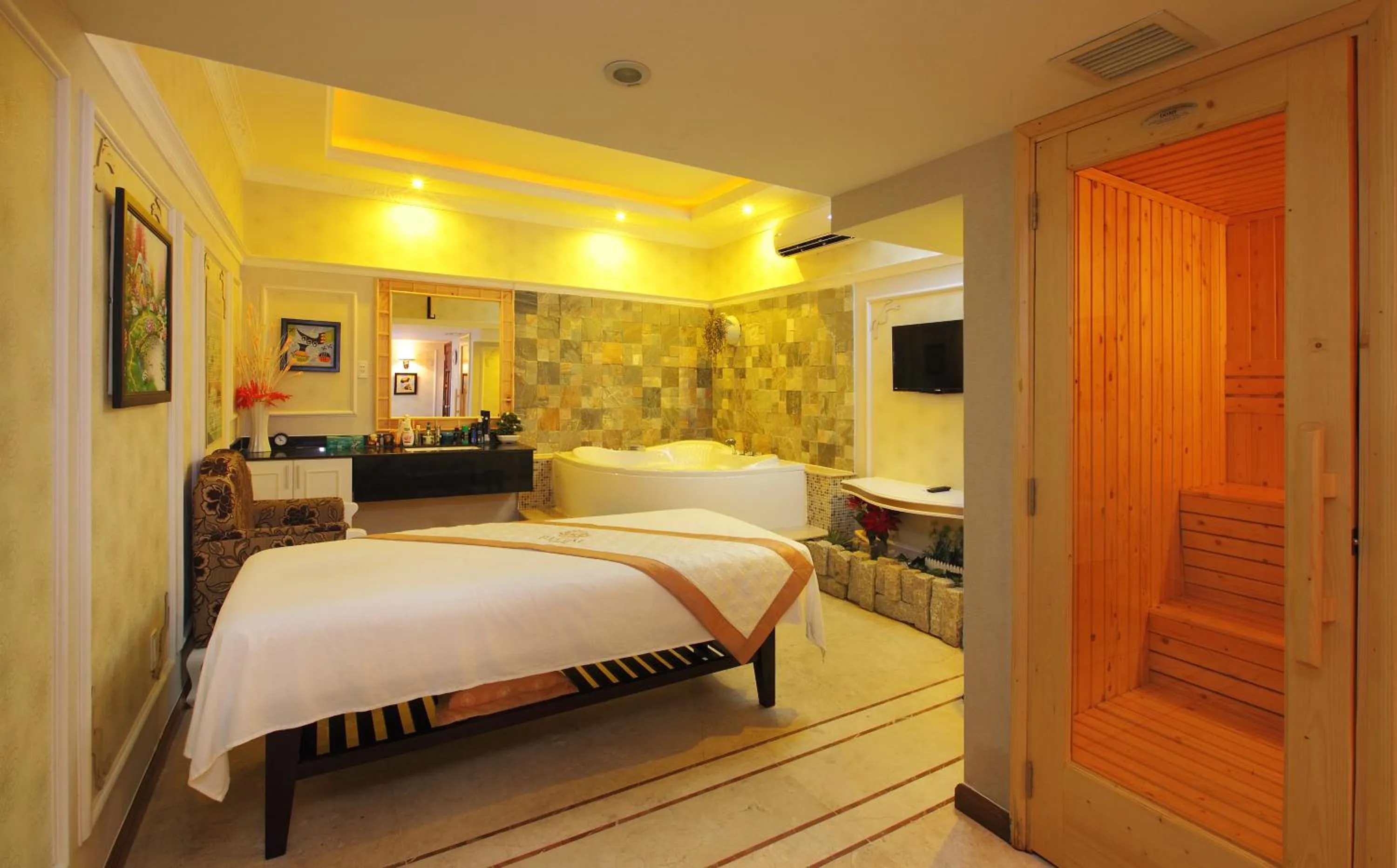 Spa and wellness centre/facilities, Bed in First Hotel