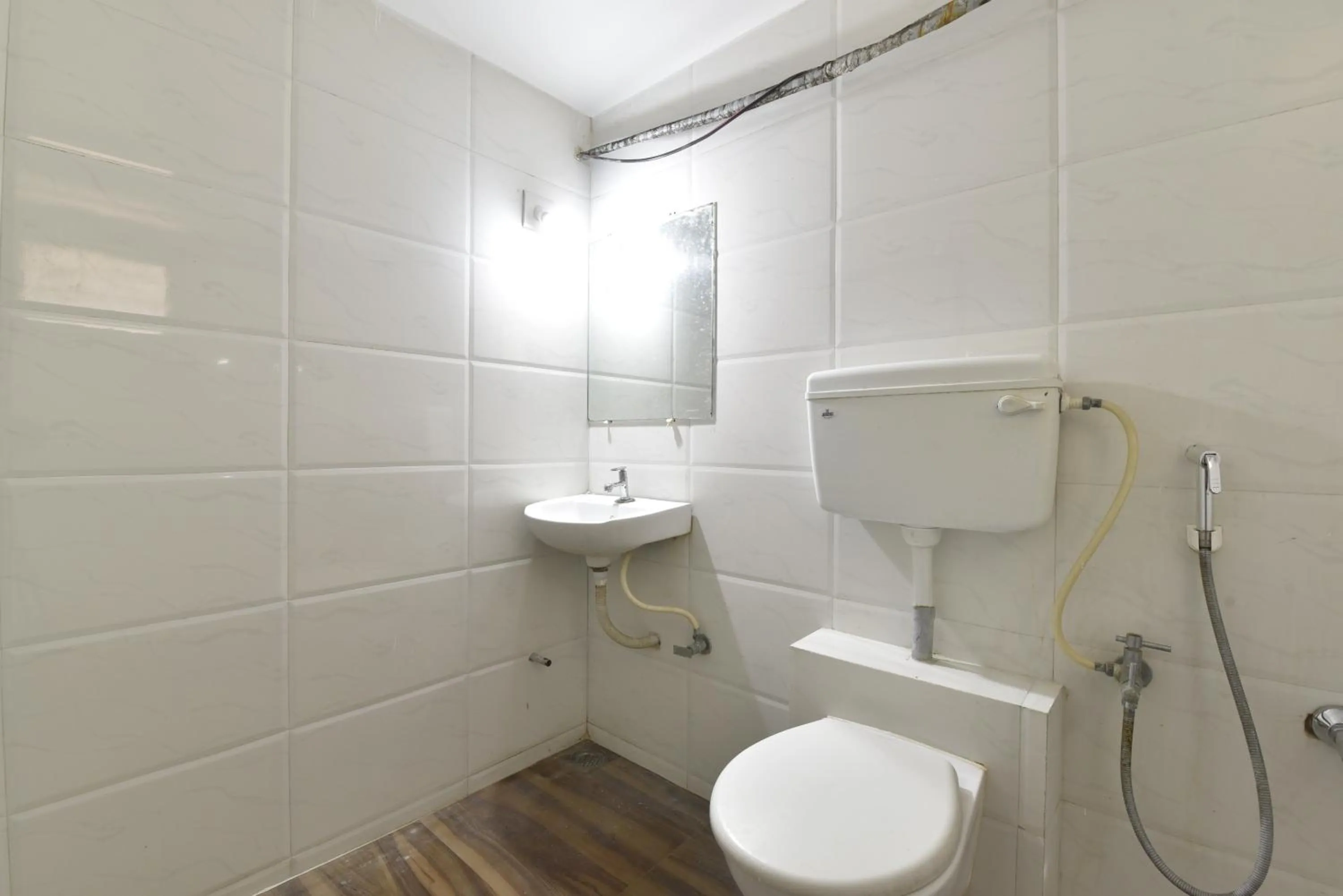 Toilet in HOTEL GOLD LEAF