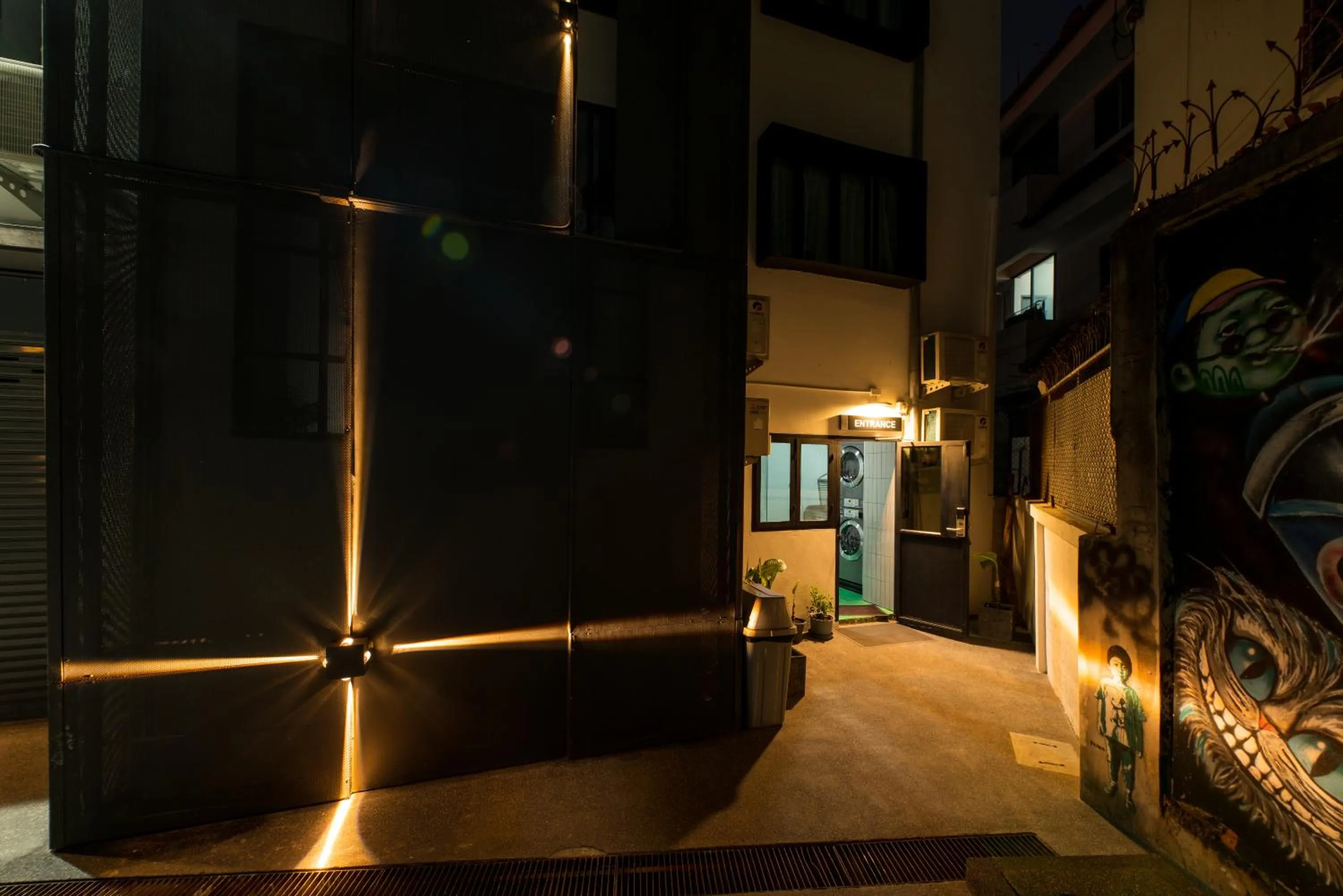 Facade/entrance in Ed Hostel