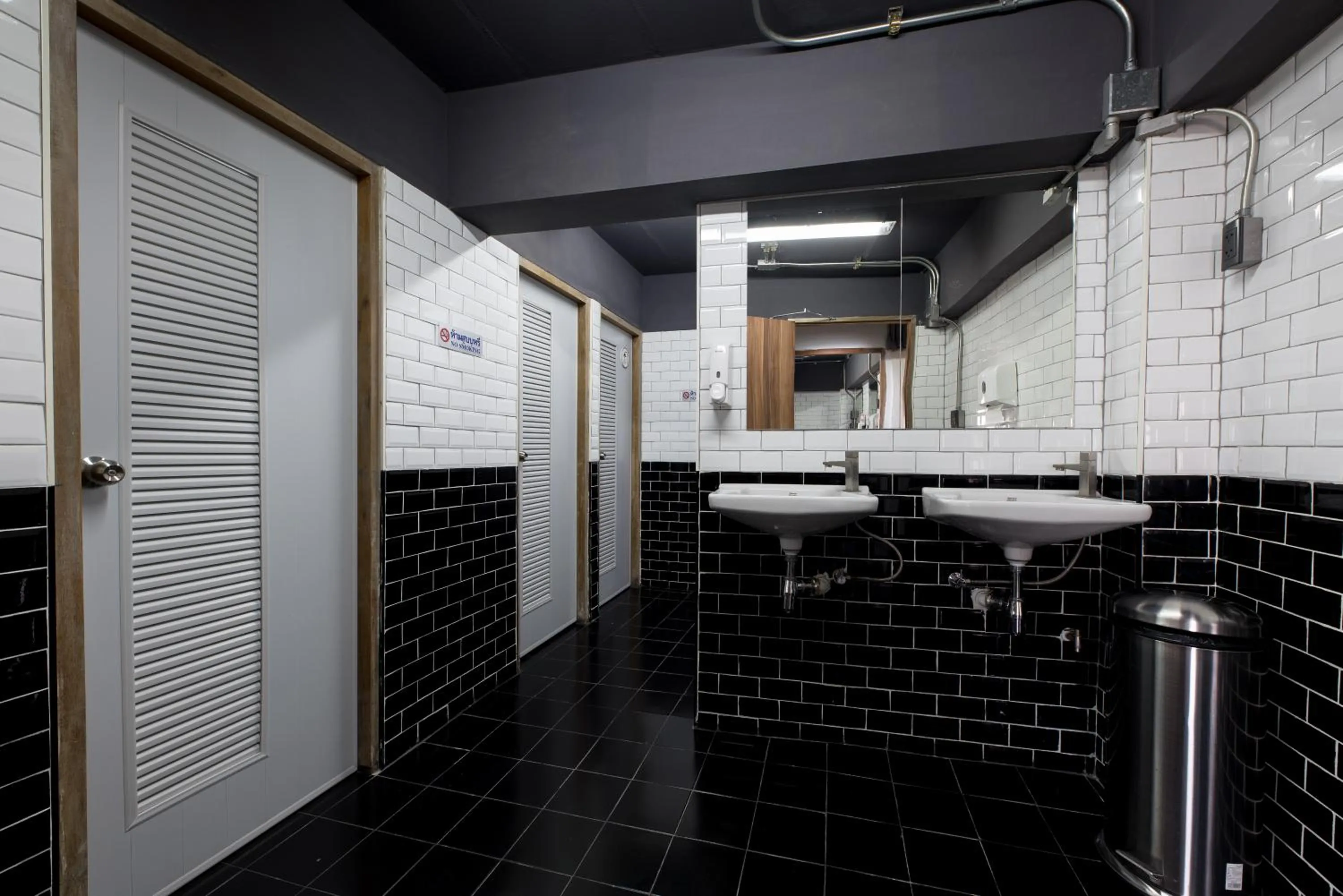 Bathroom in Ed Hostel