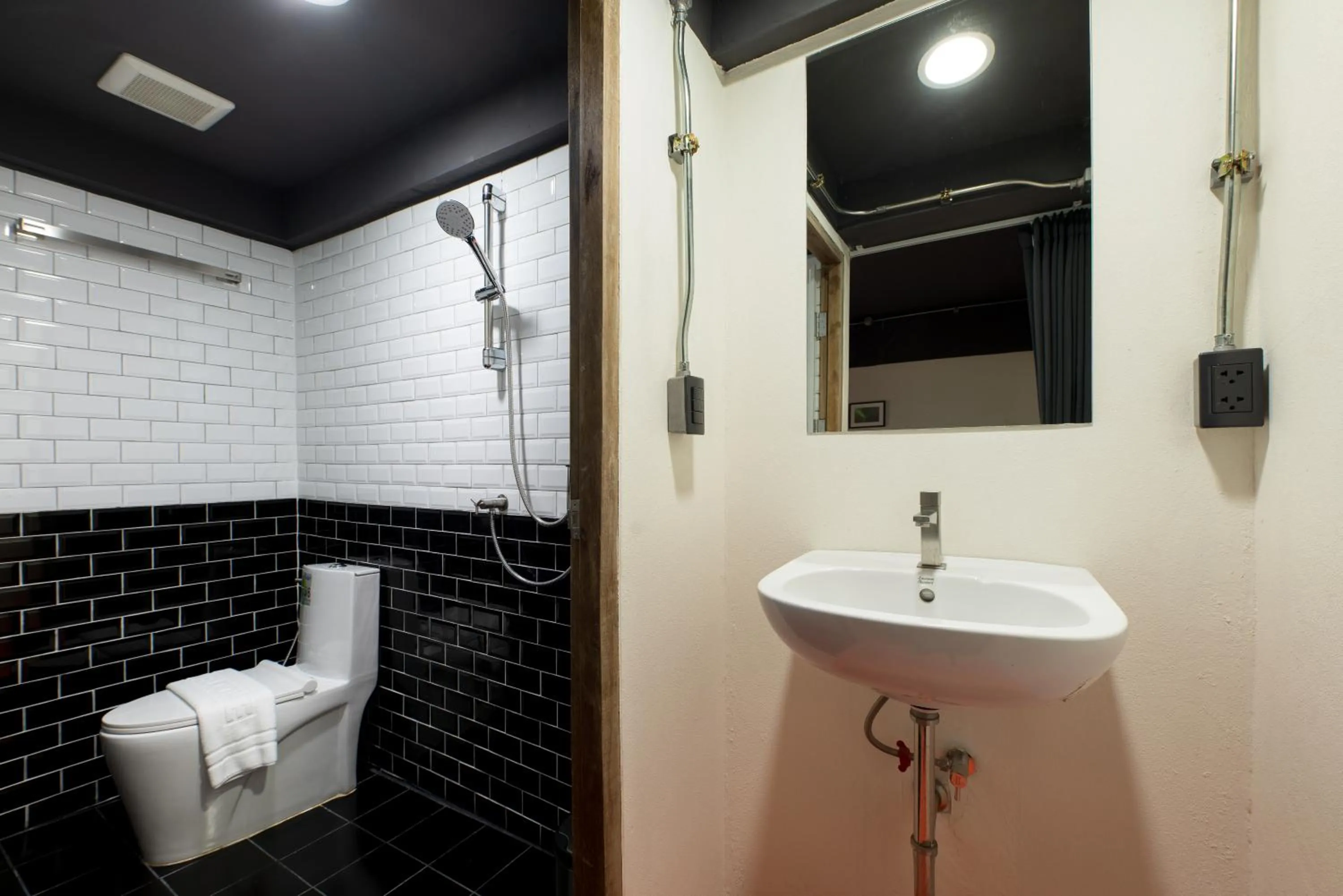 Bathroom in Ed Hostel