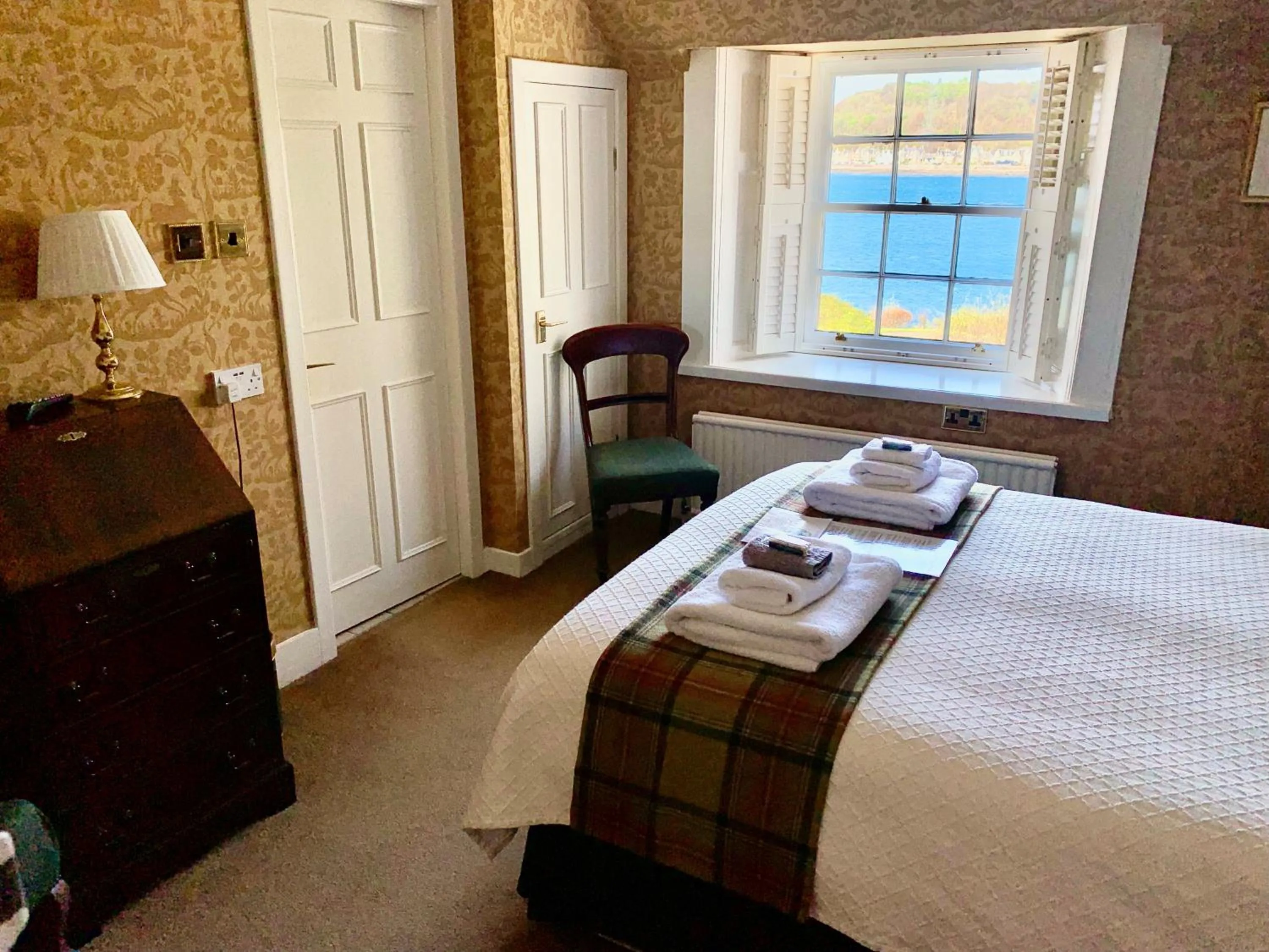 Bedroom, Bed in The Manor House