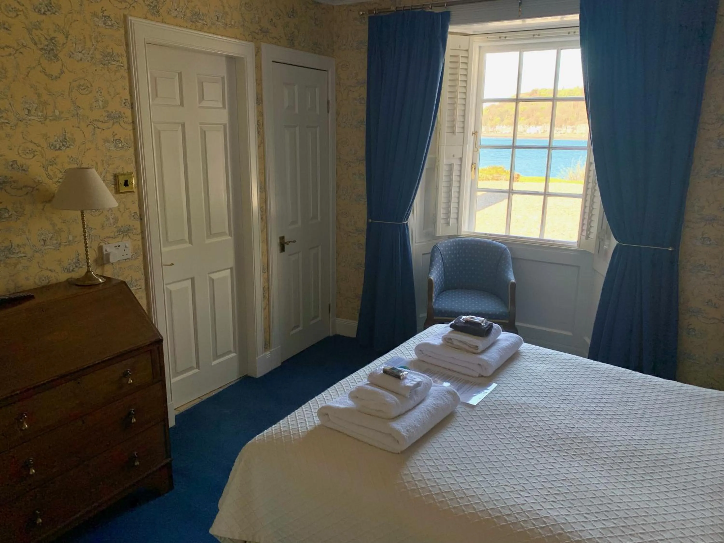 Bedroom, Bed in The Manor House