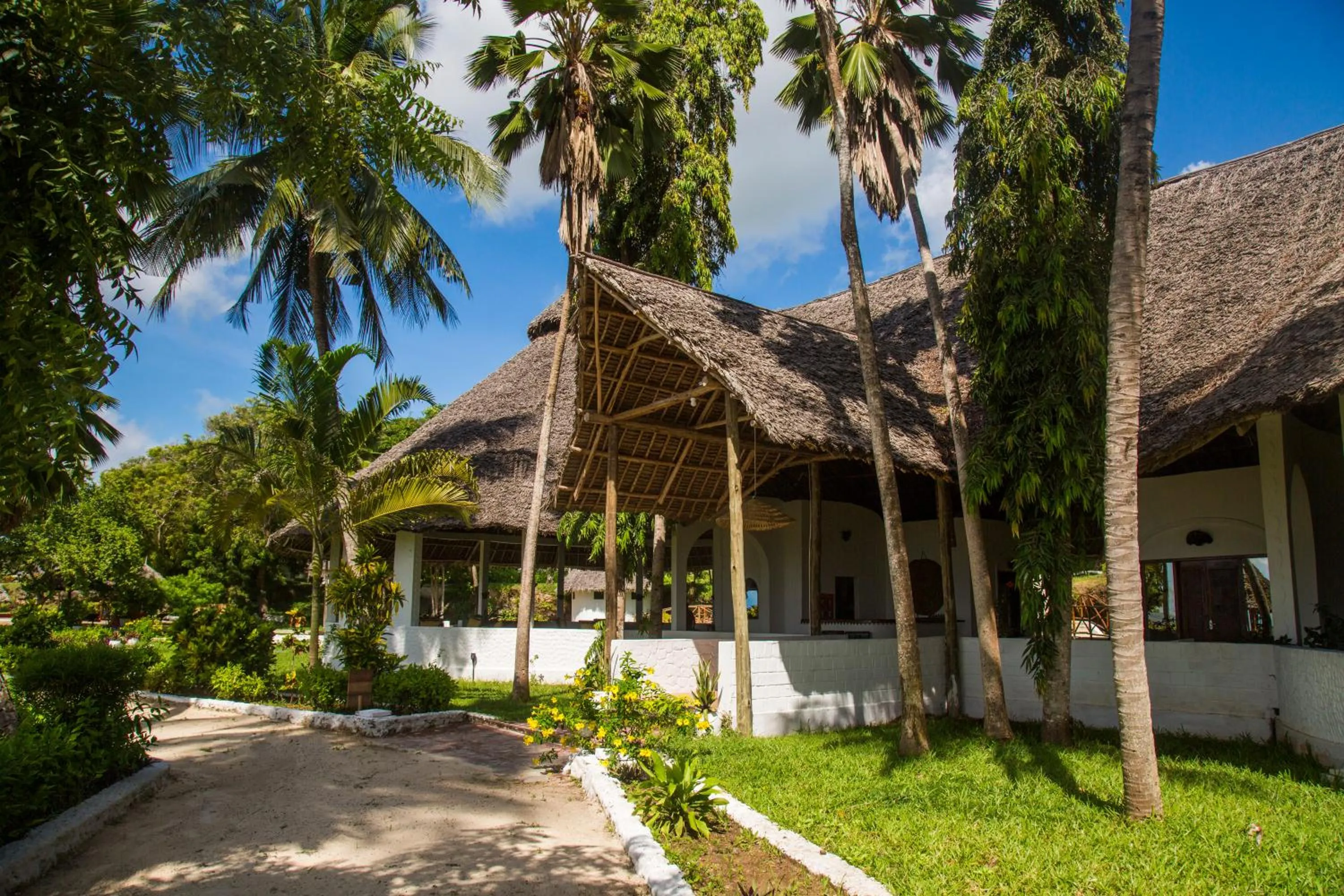 Property building in Antonio Beach Tree House Hotel & Spa