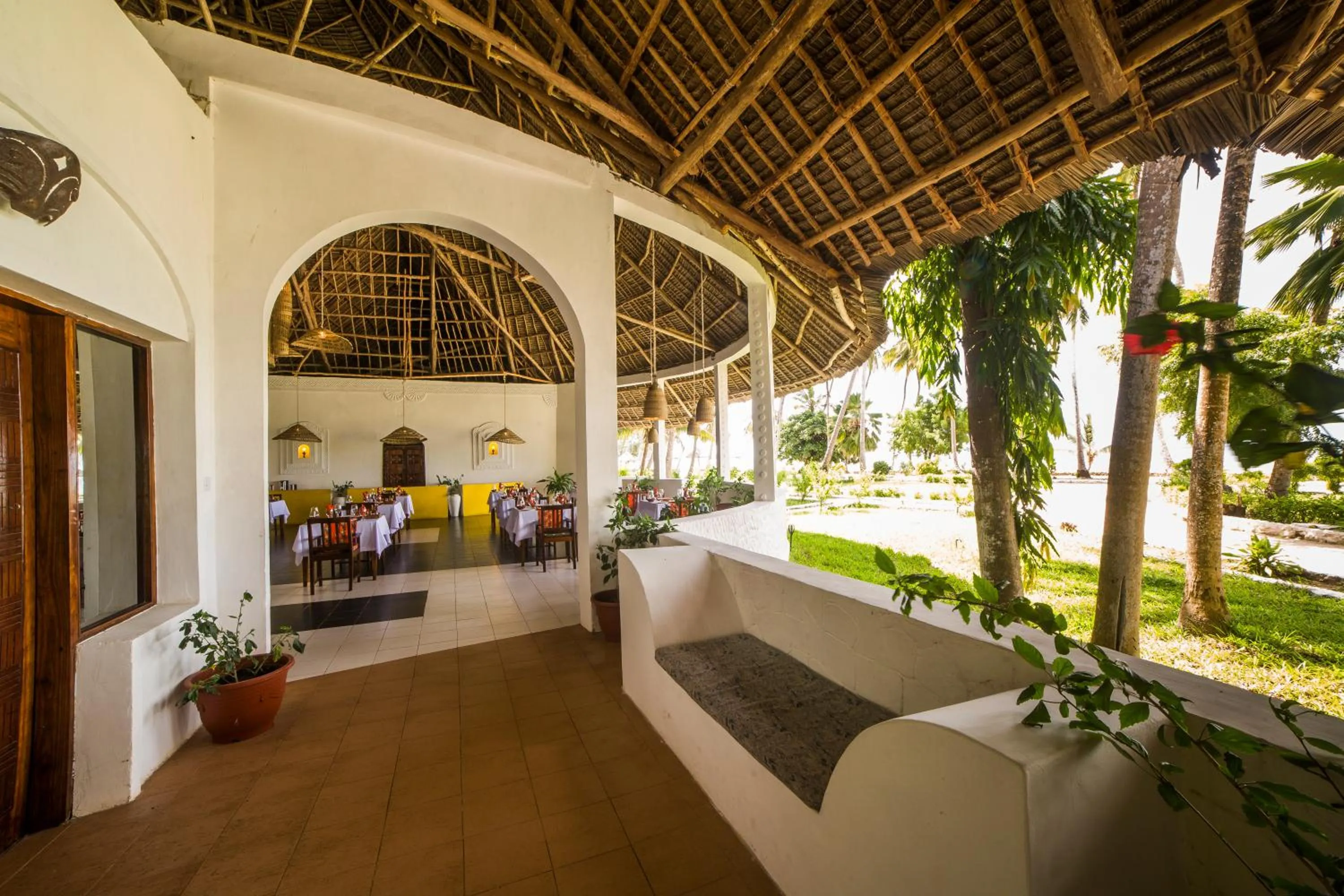 Patio in Antonio Beach Tree House Hotel & Spa