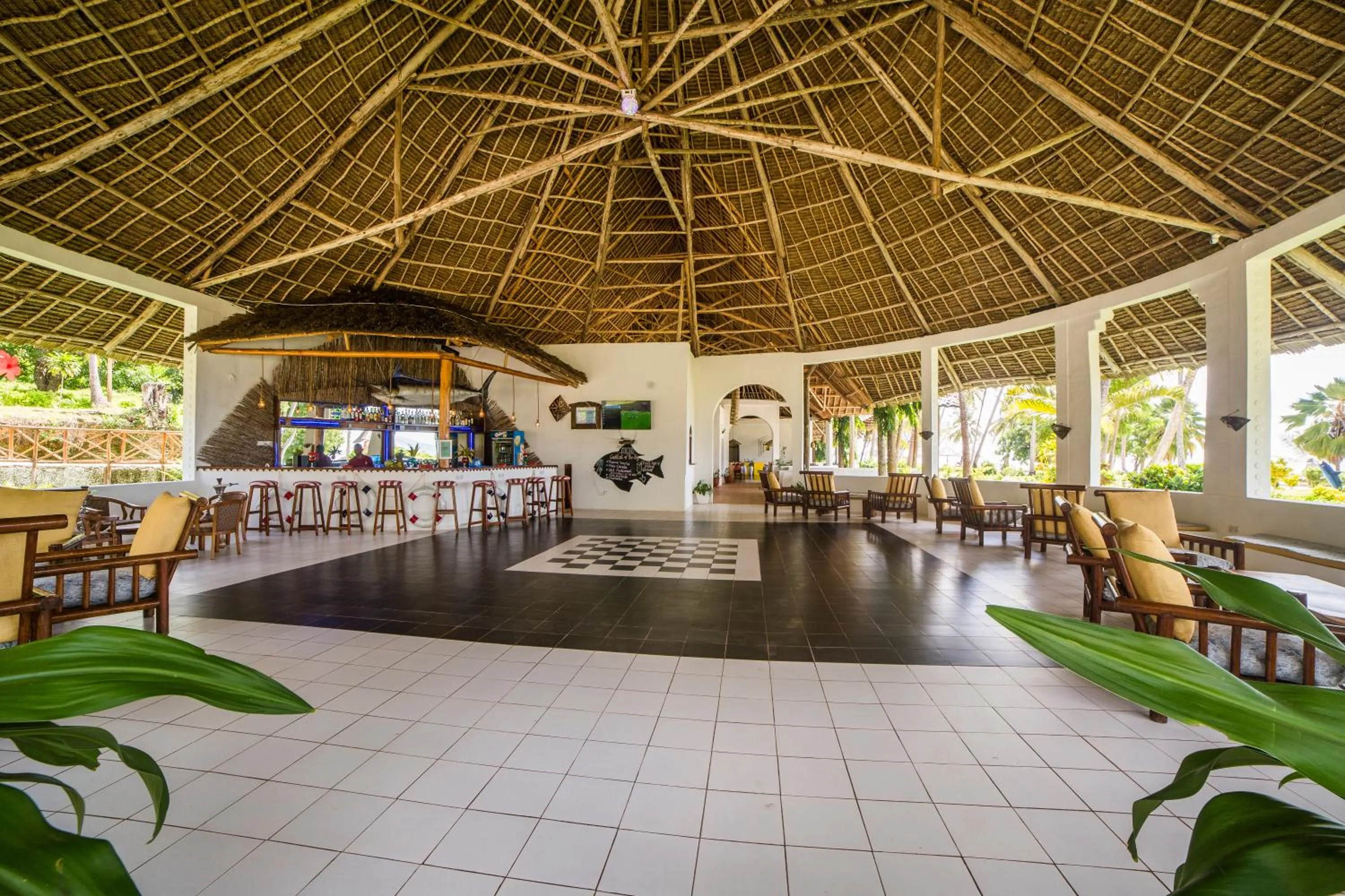 Nightclub / DJ in Antonio Beach Tree House Hotel & Spa