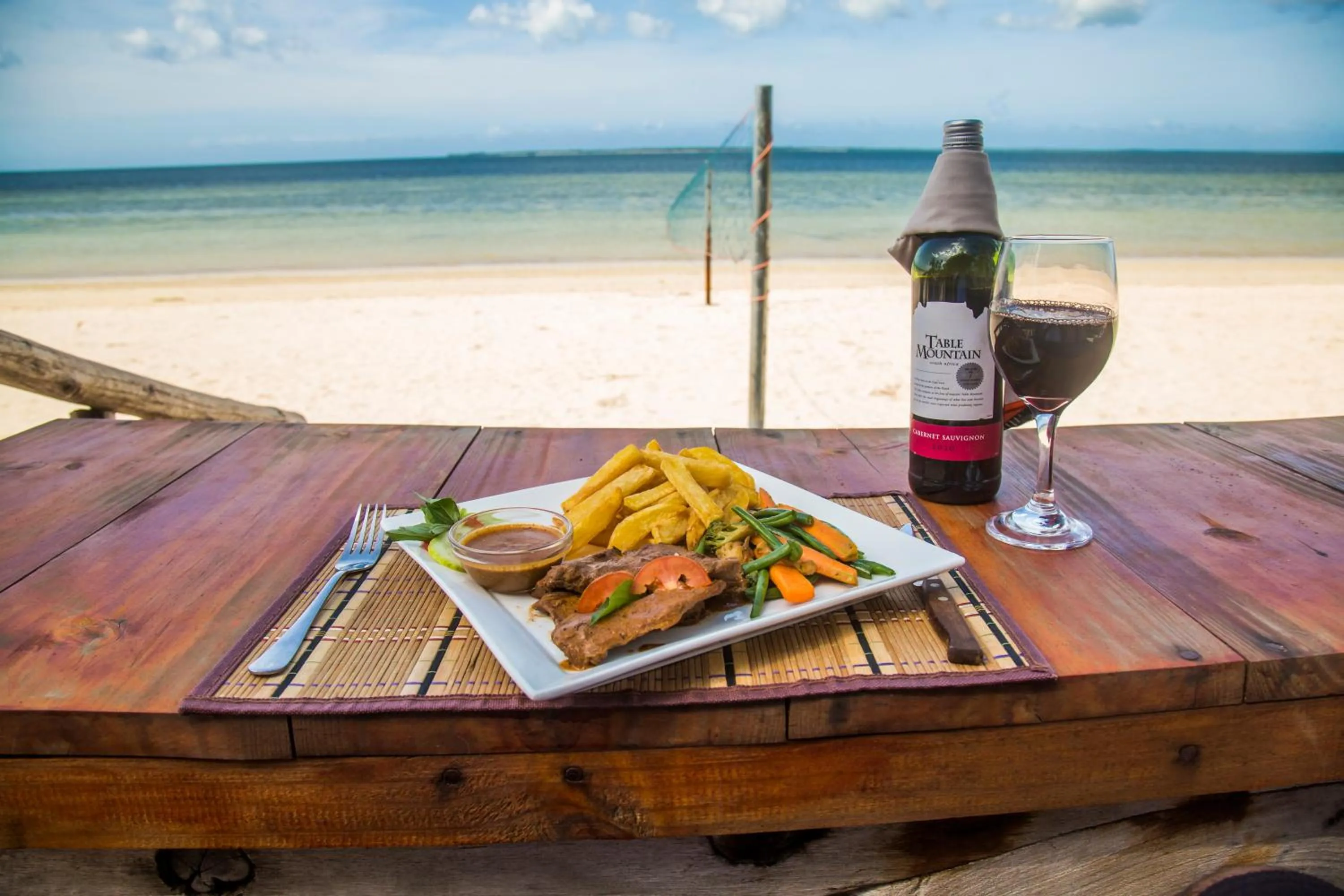 Restaurant/places to eat in Antonio Beach Tree House Hotel & Spa