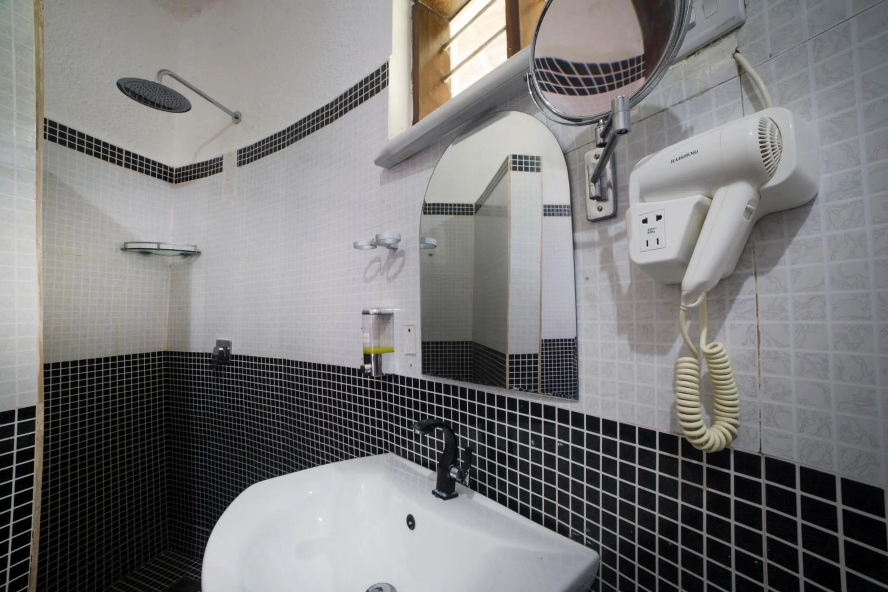 Bathroom in Antonio Beach Tree House Hotel & Spa