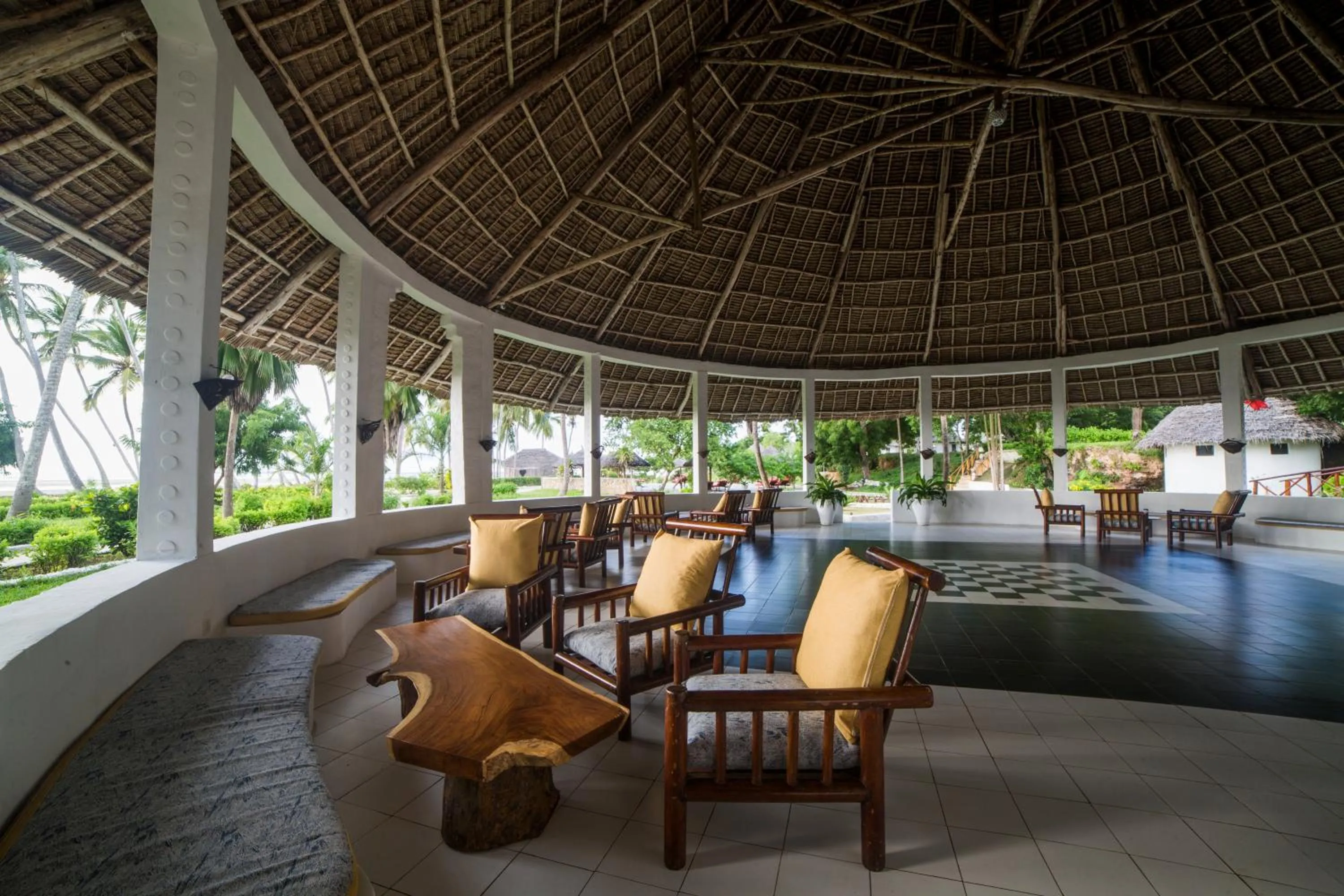 Nightclub / DJ in Antonio Beach Tree House Hotel & Spa