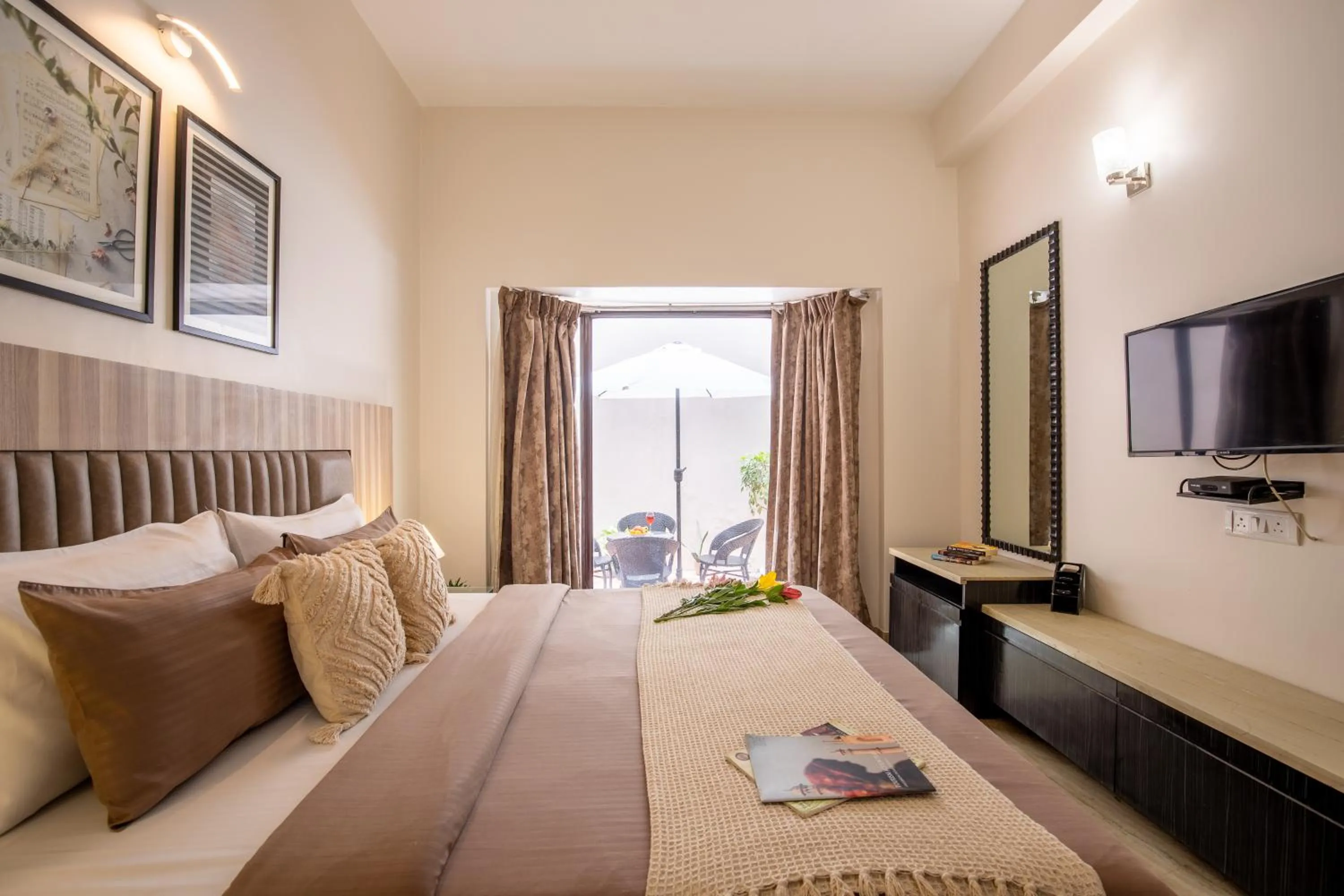 Bed in BedChambers Serviced Apartments, Sector 40