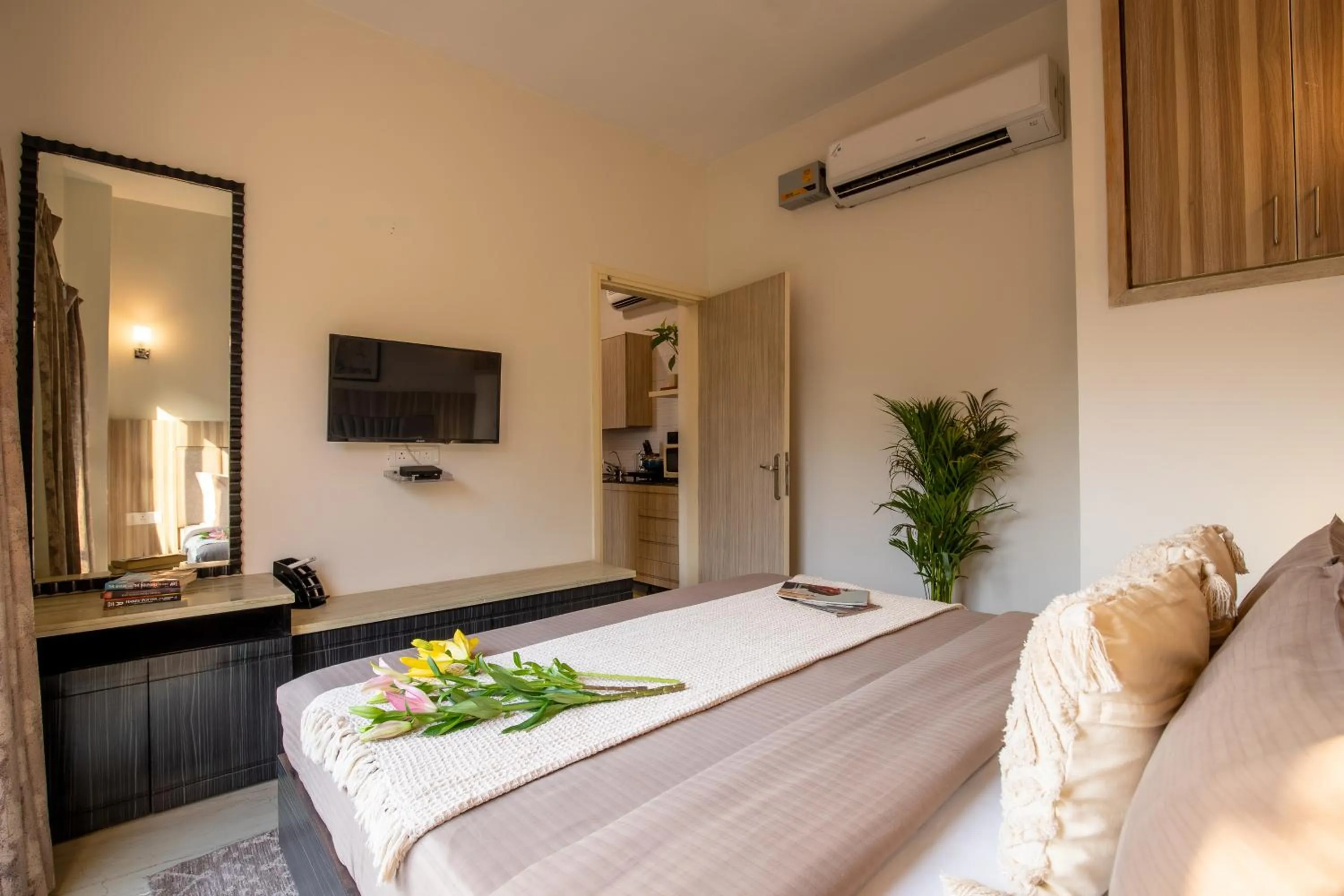 Bed in BedChambers Serviced Apartments, Sector 40