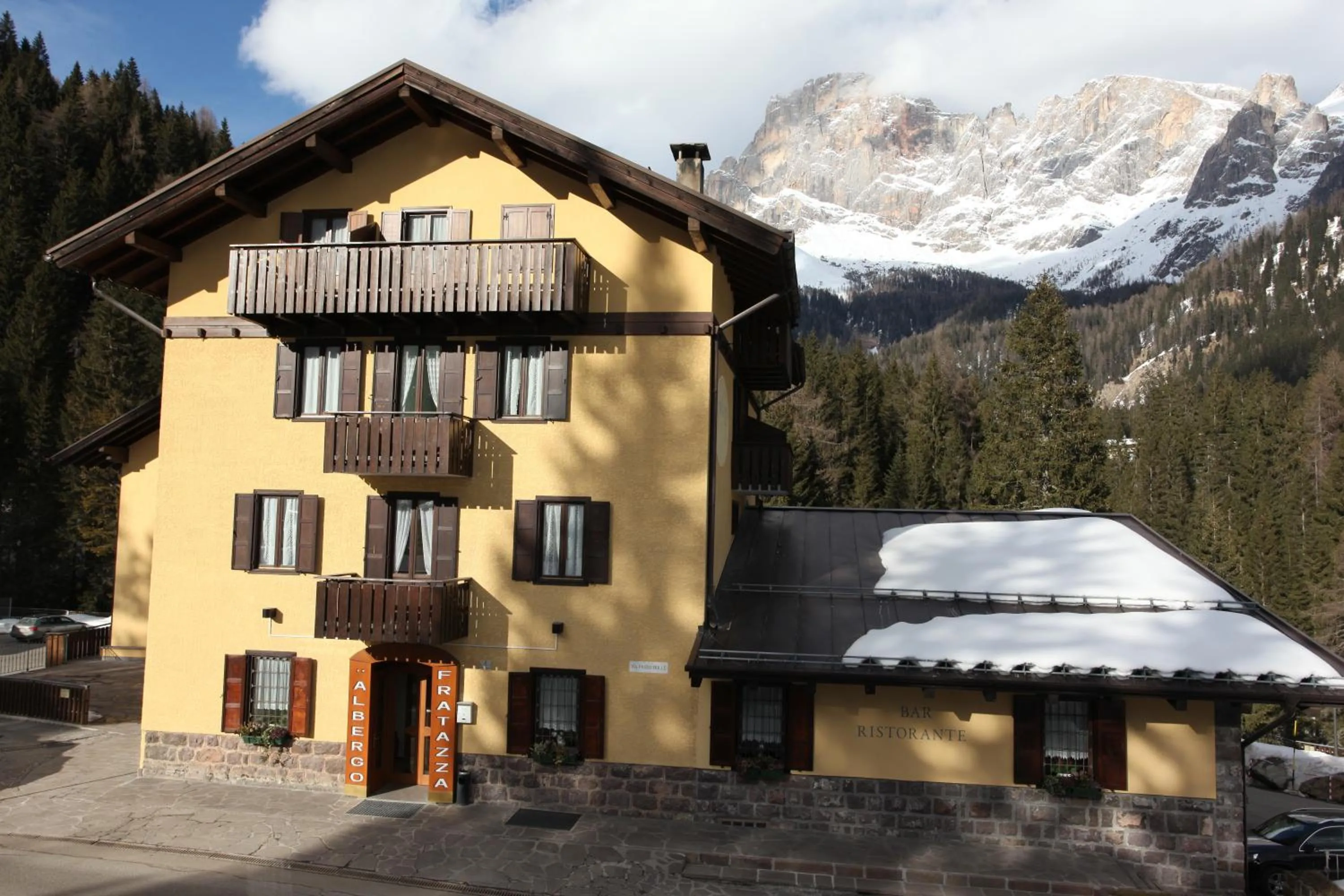 Facade/entrance in GH Hotel Fratazza