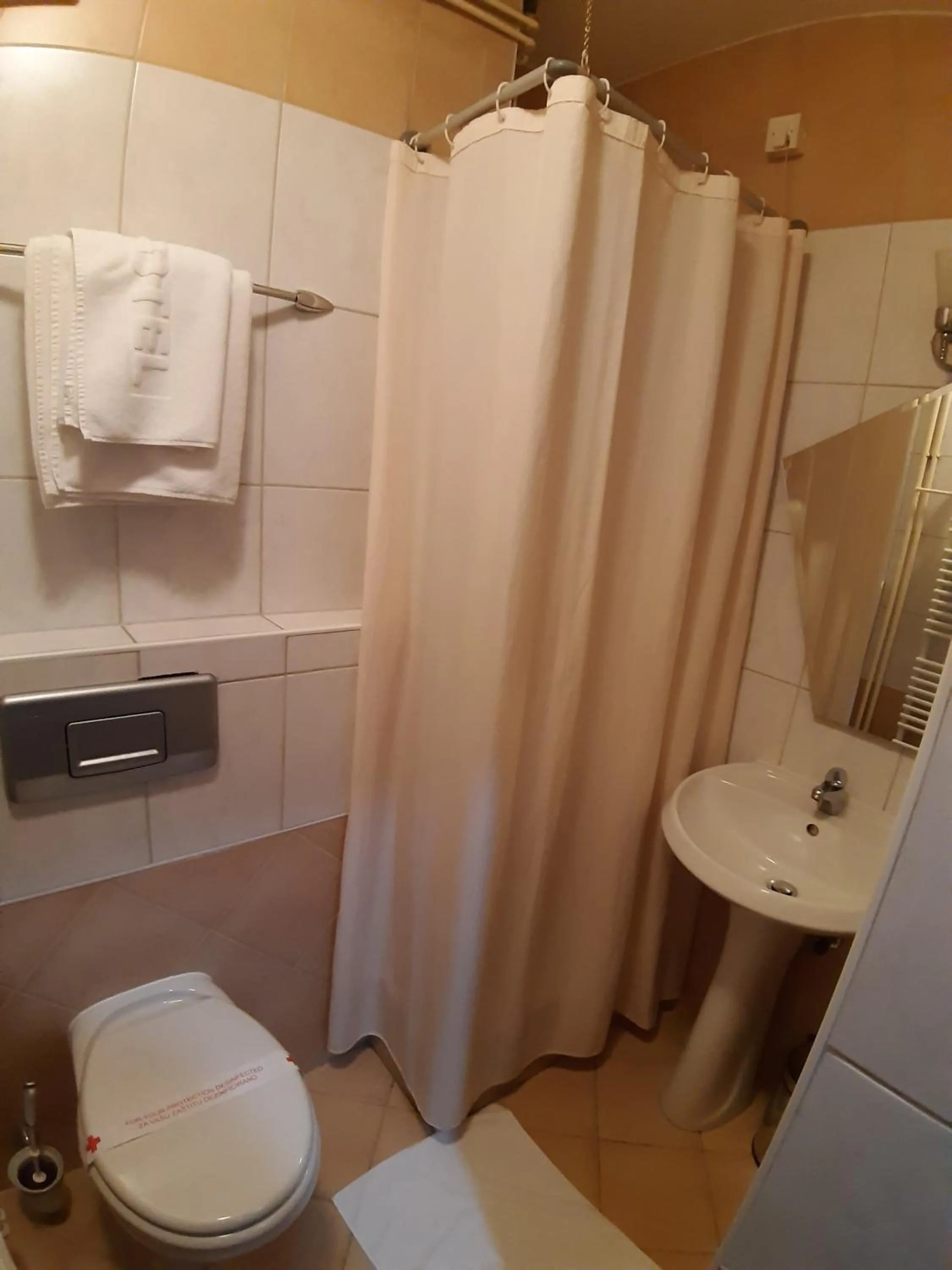 Shower in Park Hotel