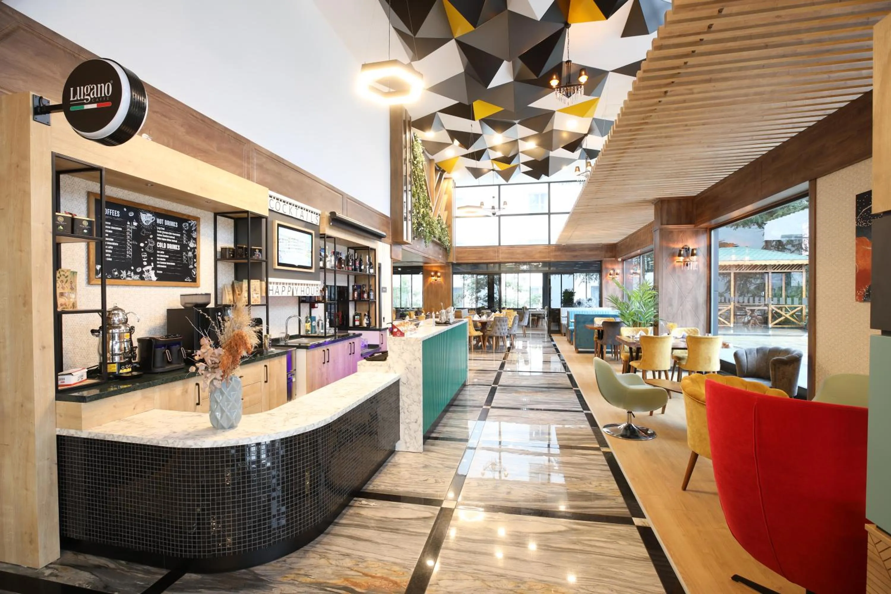 Lounge or bar in Holiday Inn - Trabzon-East by IHG