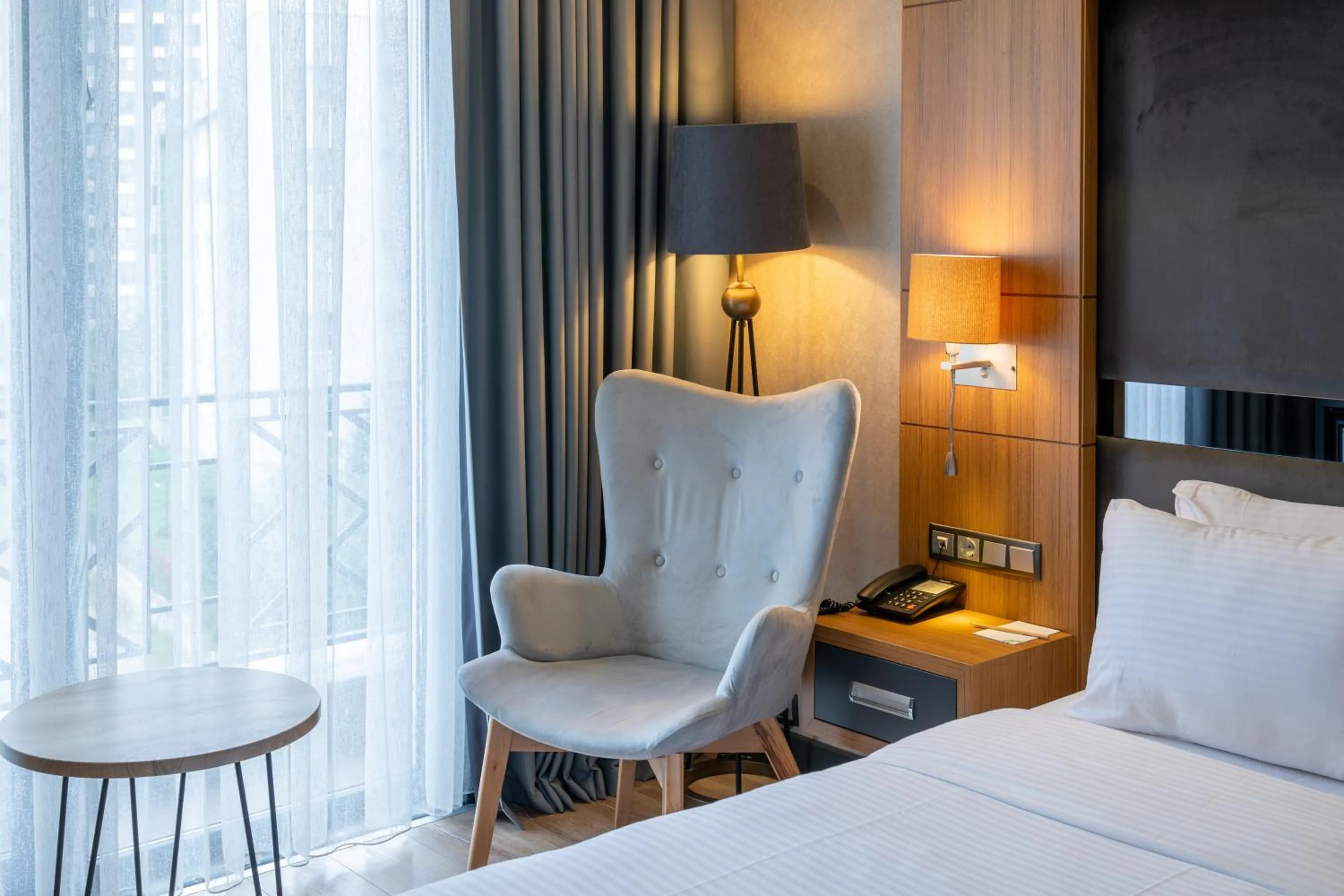 Seating area, Bed in Holiday Inn - Trabzon-East by IHG