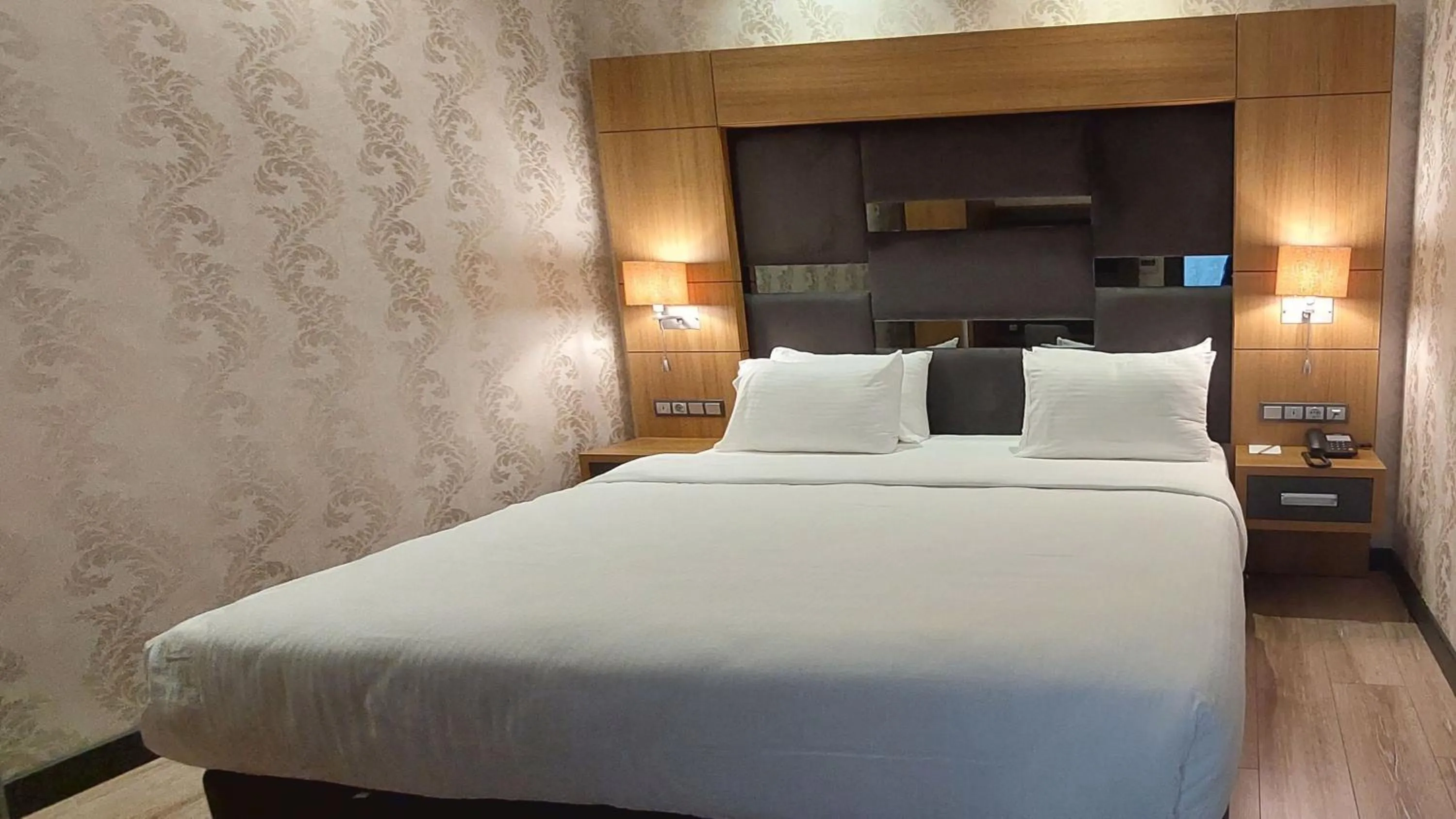 Photo of the whole room, Bed in Holiday Inn - Trabzon-East by IHG