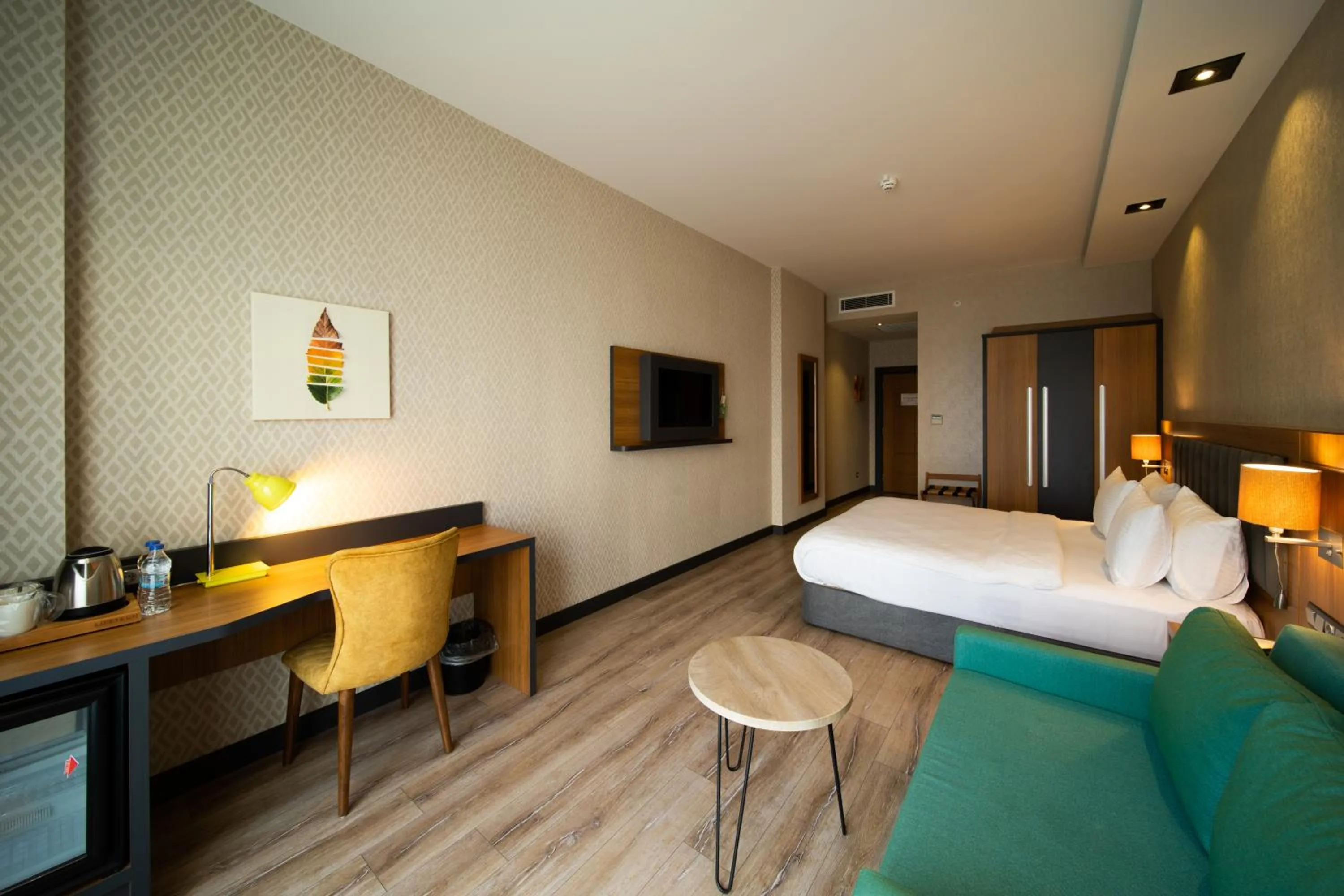 Seating area, Bed in Holiday Inn - Trabzon-East by IHG