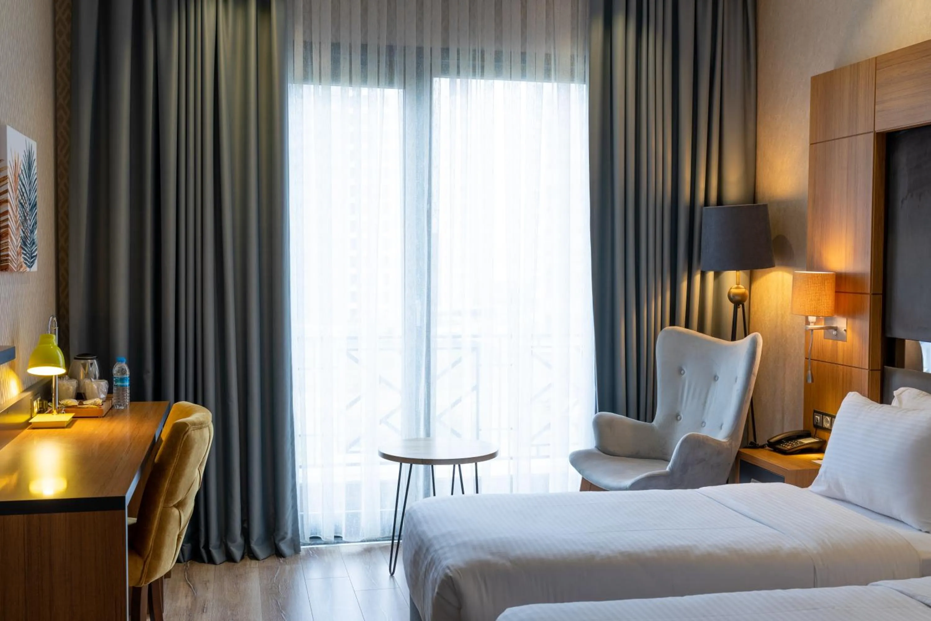 Seating area, Bed in Holiday Inn - Trabzon-East by IHG