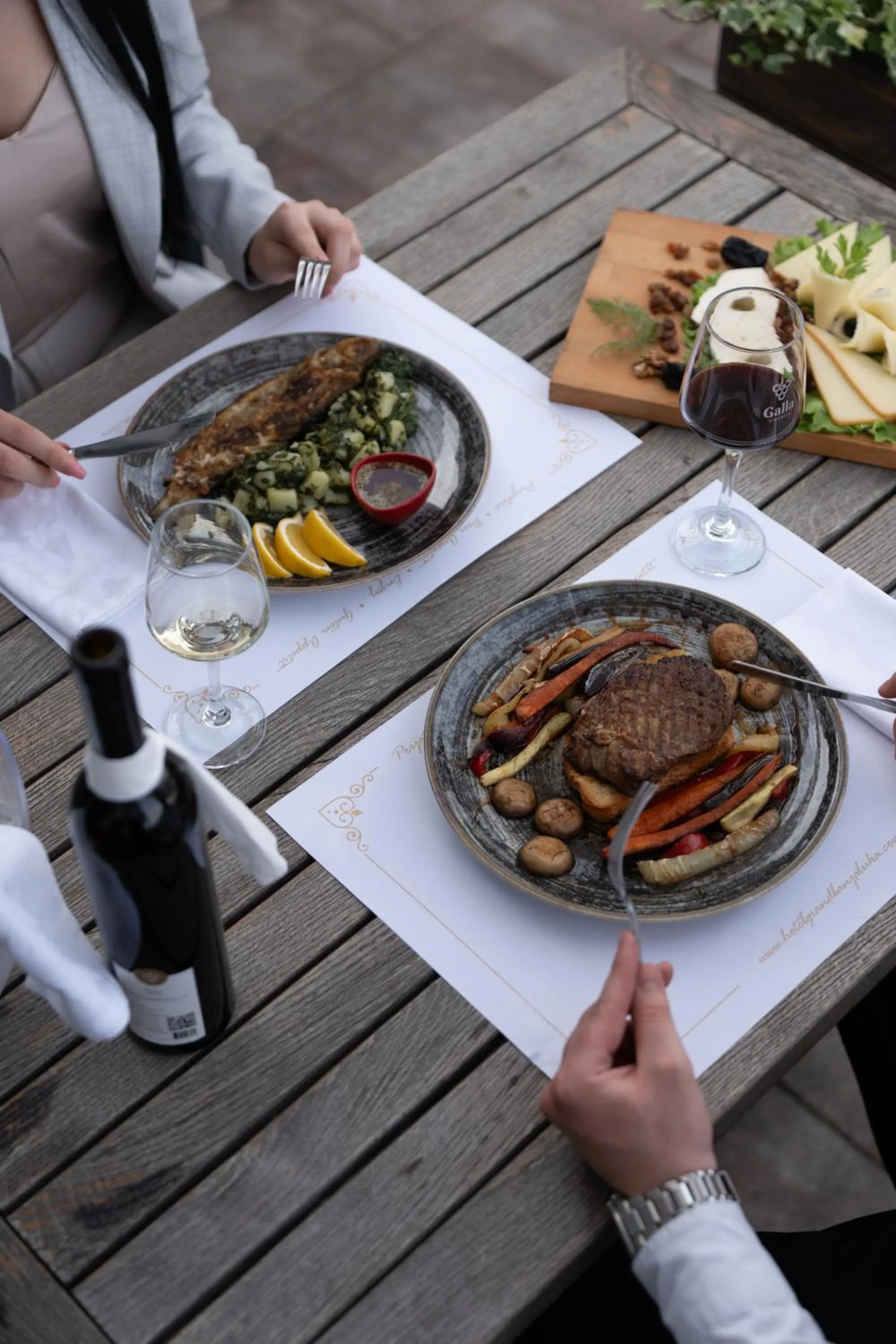 Food and drinks in Hotel Grand