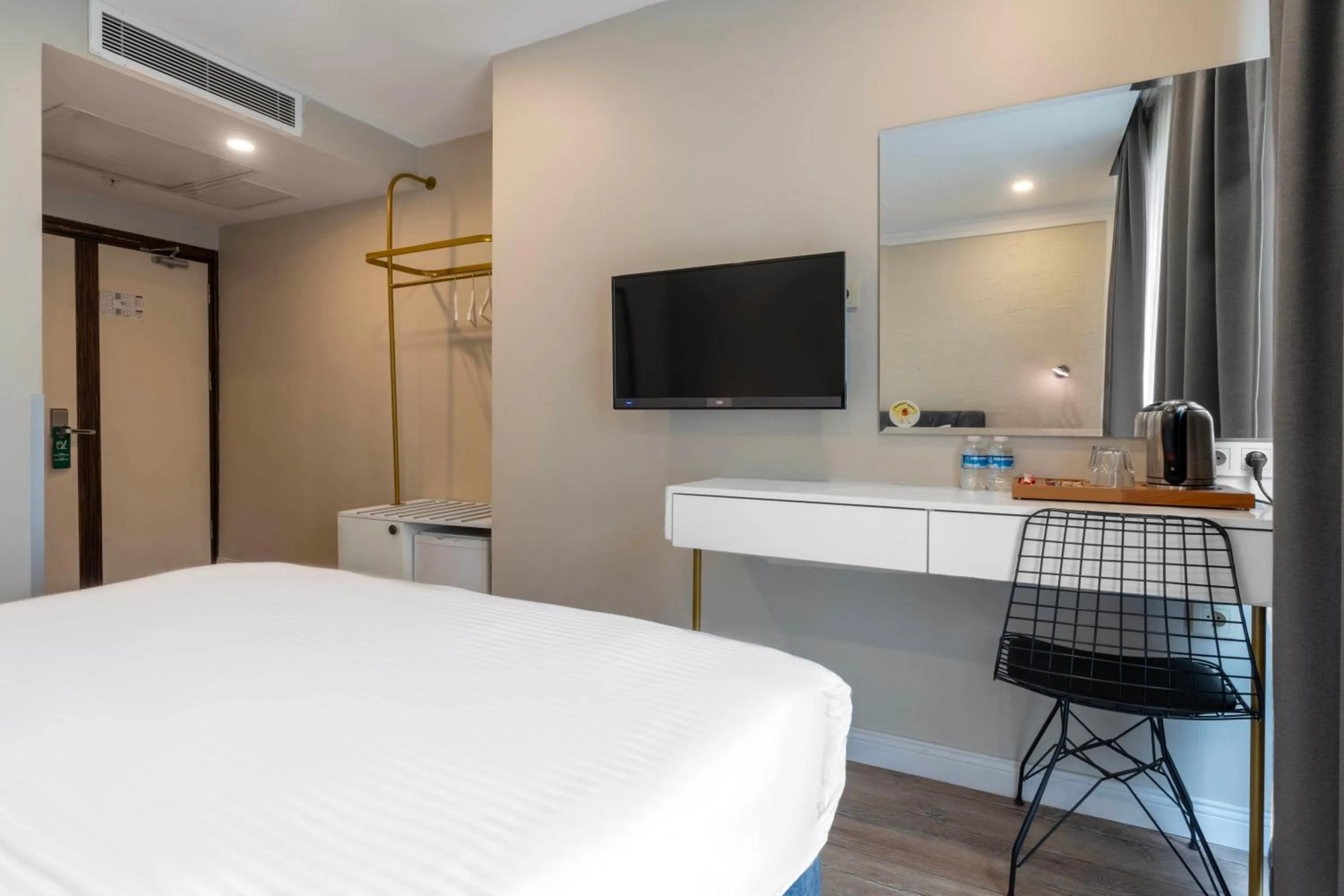 TV and multimedia, Bed in Actuel Life Hotels - Special Class