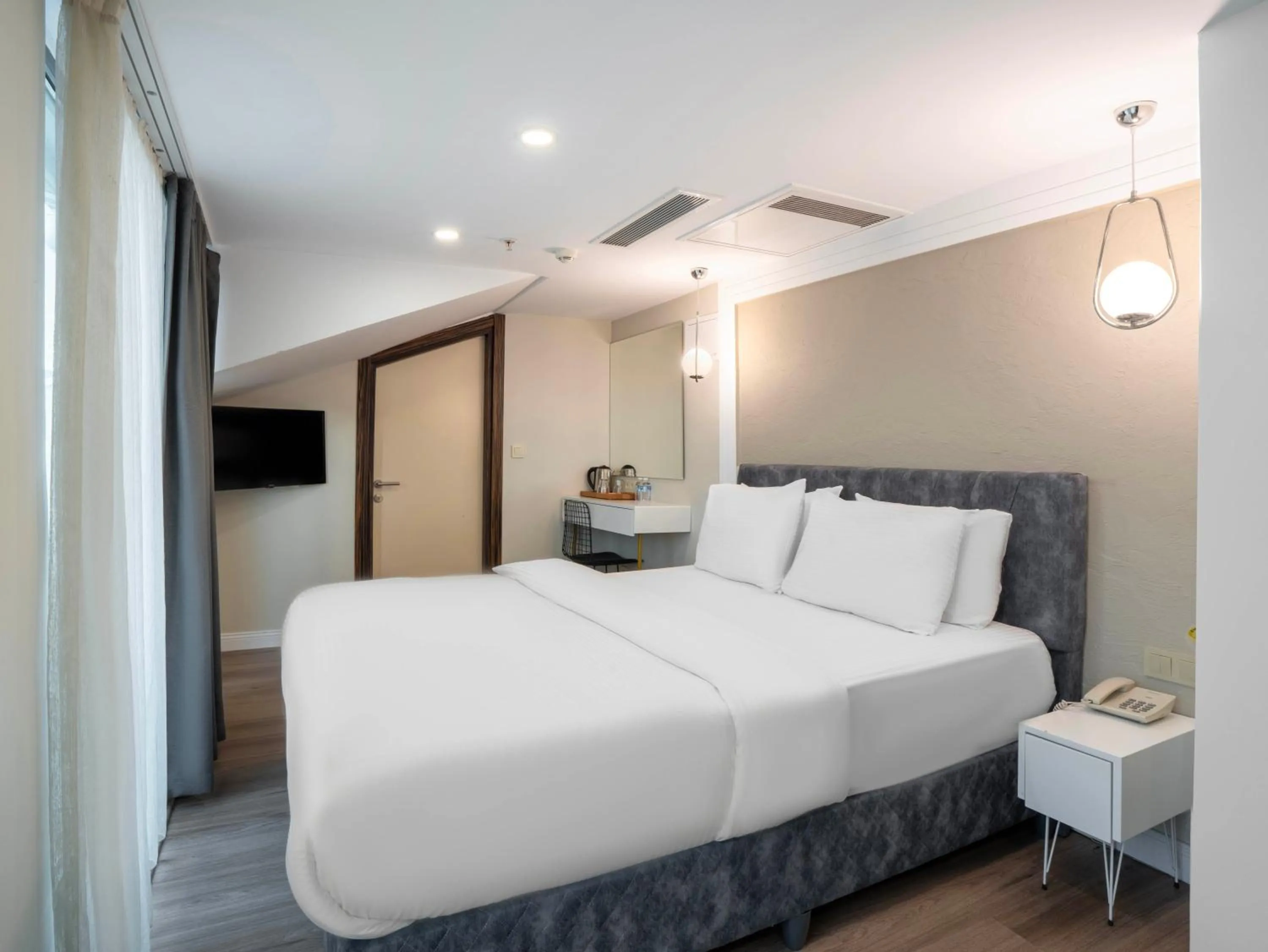Bedroom, Bed in Actuel Life Hotels - Special Class