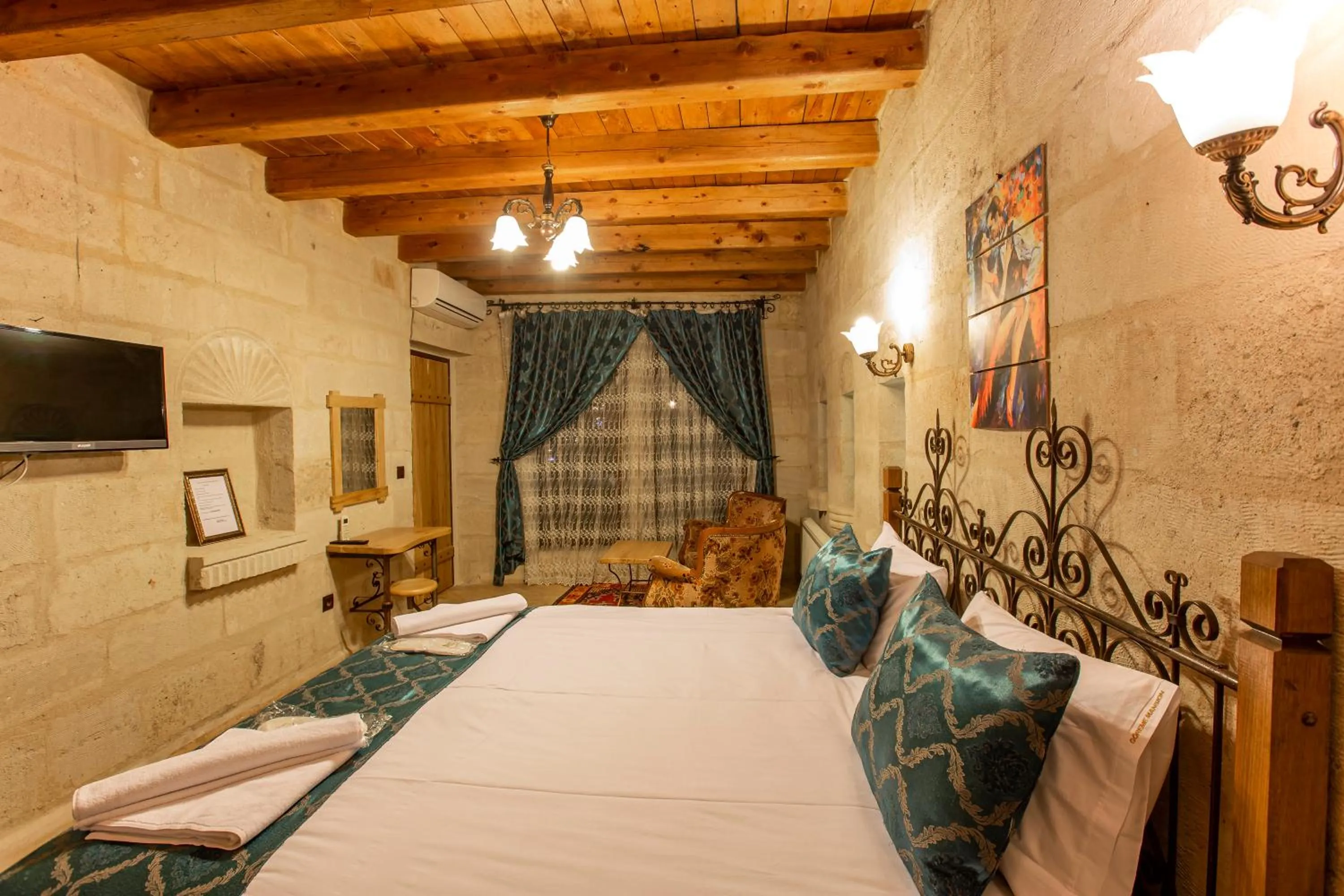 Bed in Goreme Mansion
