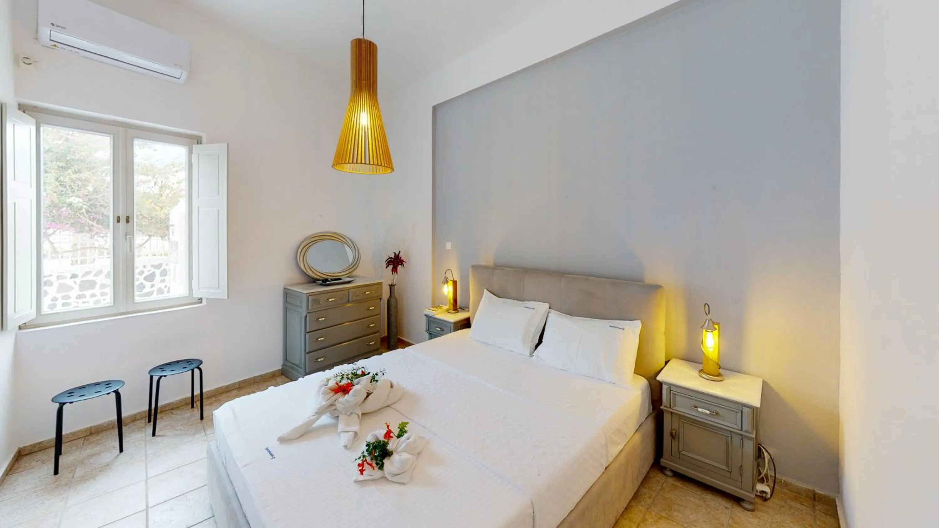 Bedroom in NEOKLASSIKO KOUKOULI