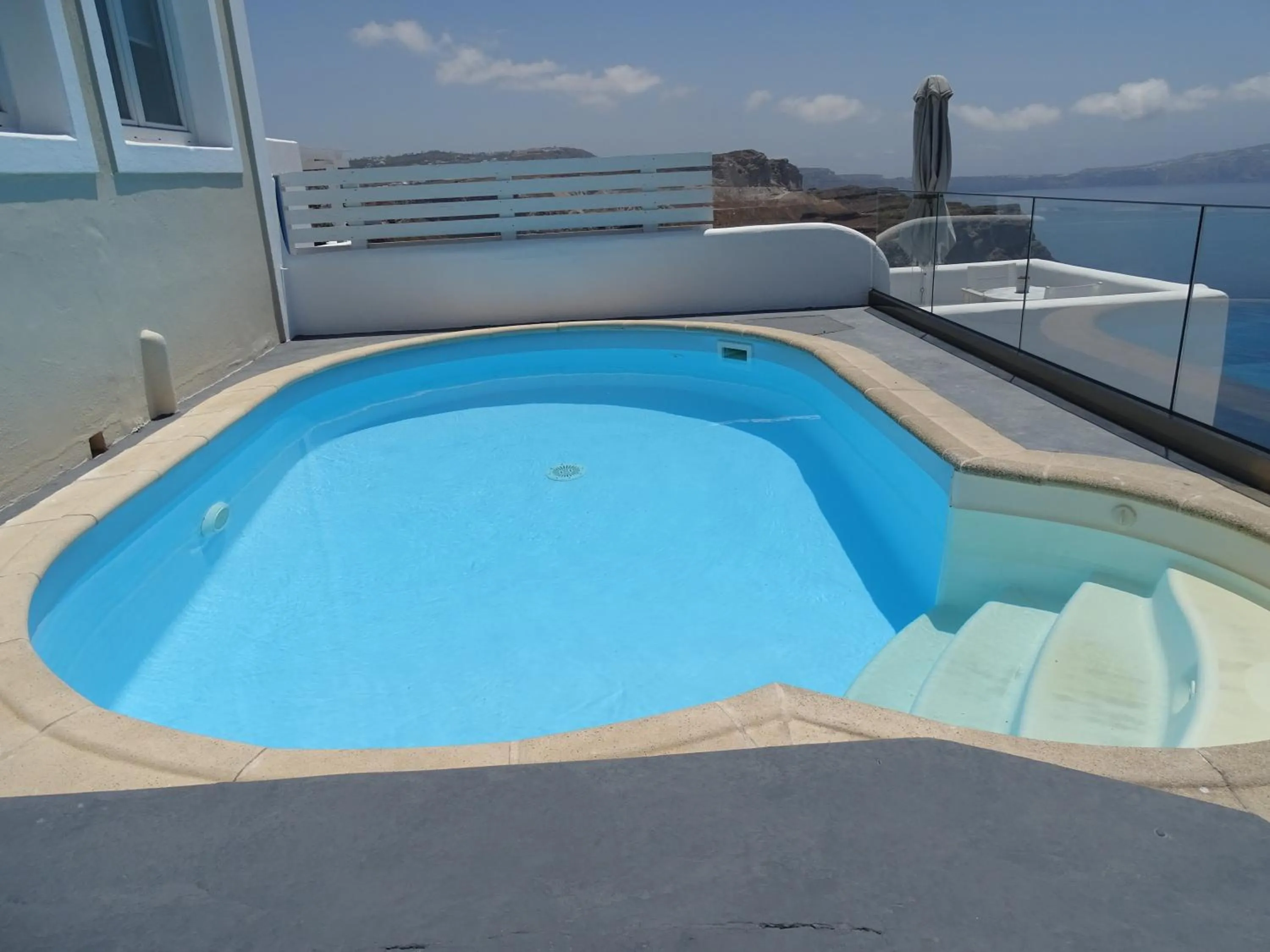 Swimming pool in NEOKLASSIKO KOUKOULI