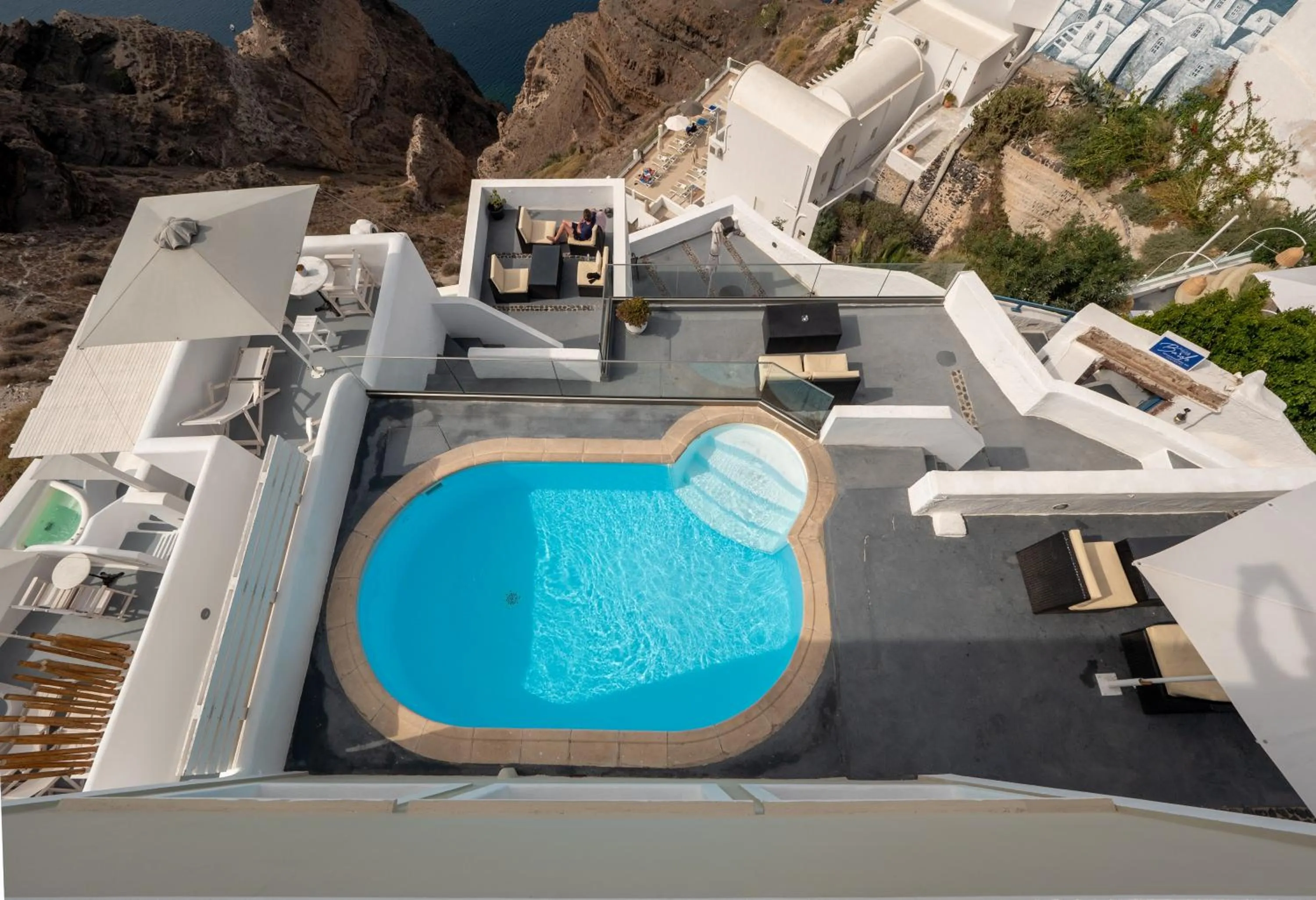 Swimming pool in NEOKLASSIKO KOUKOULI