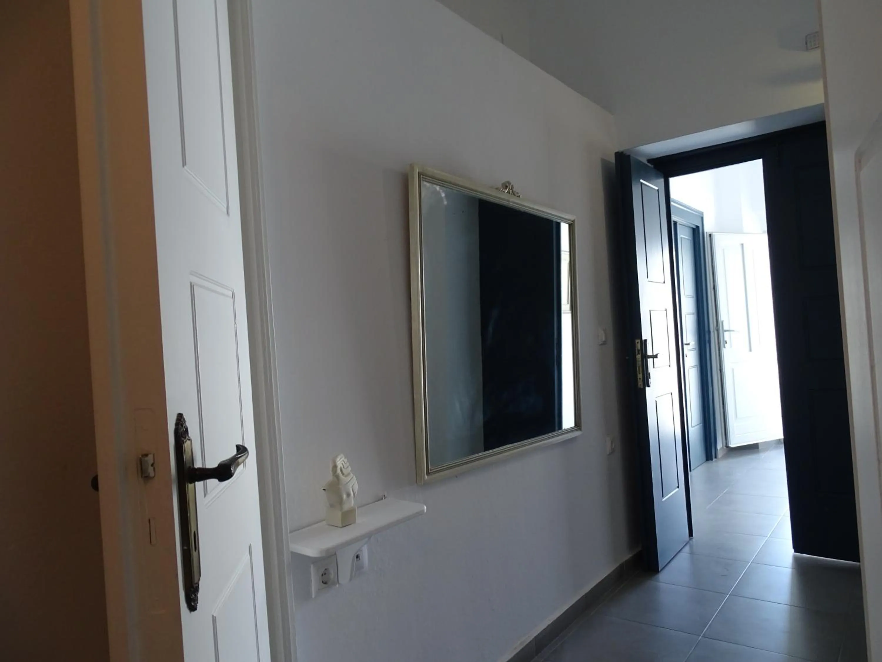 Decorative detail in NEOKLASSIKO KOUKOULI