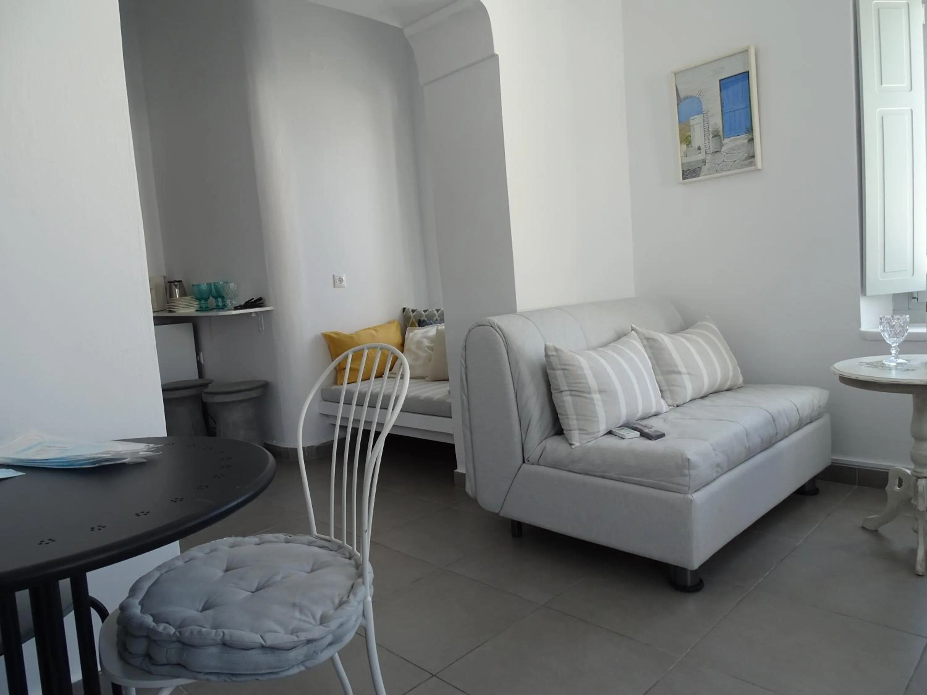 Seating area in NEOKLASSIKO KOUKOULI