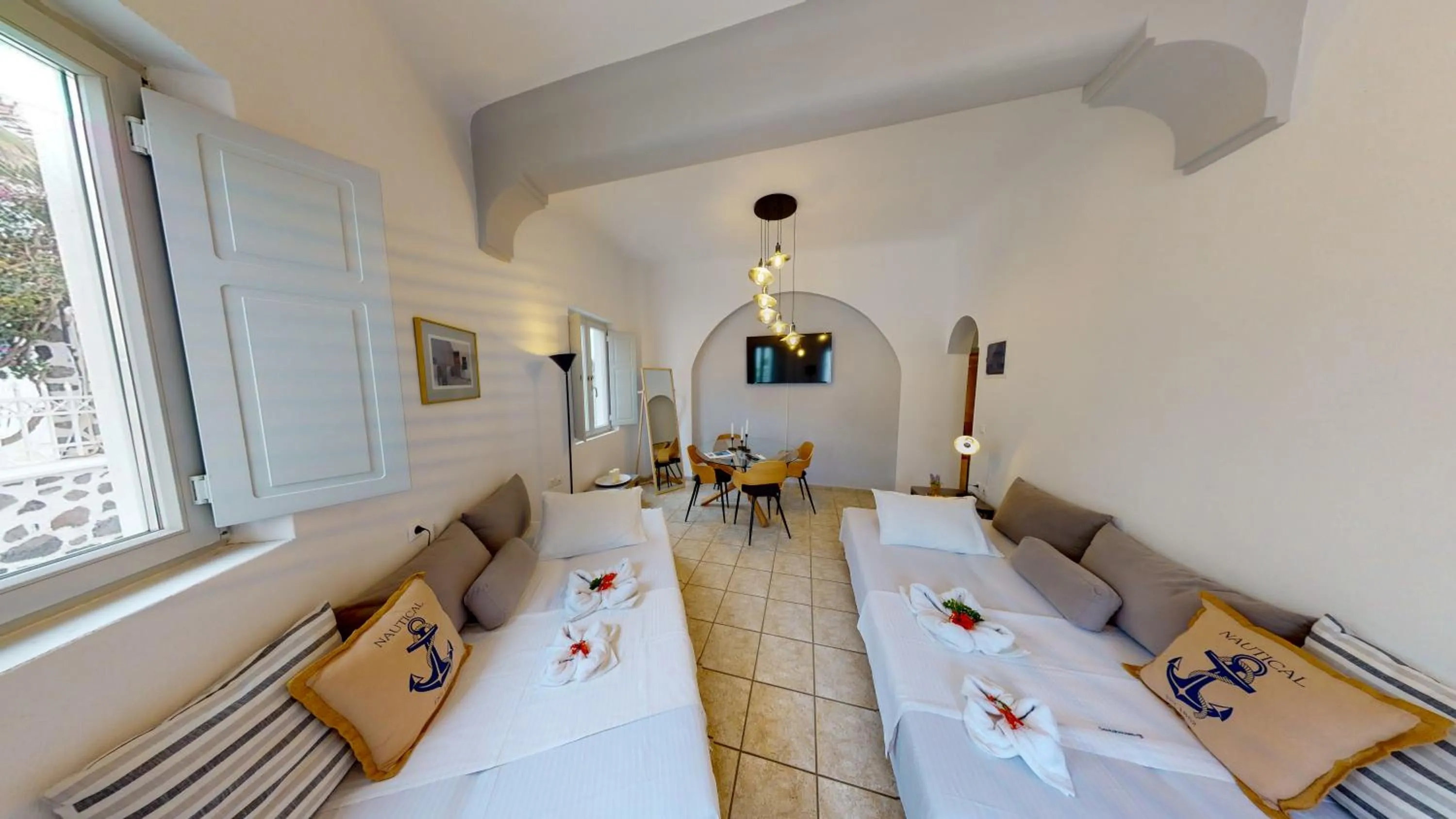 Seating area in NEOKLASSIKO KOUKOULI