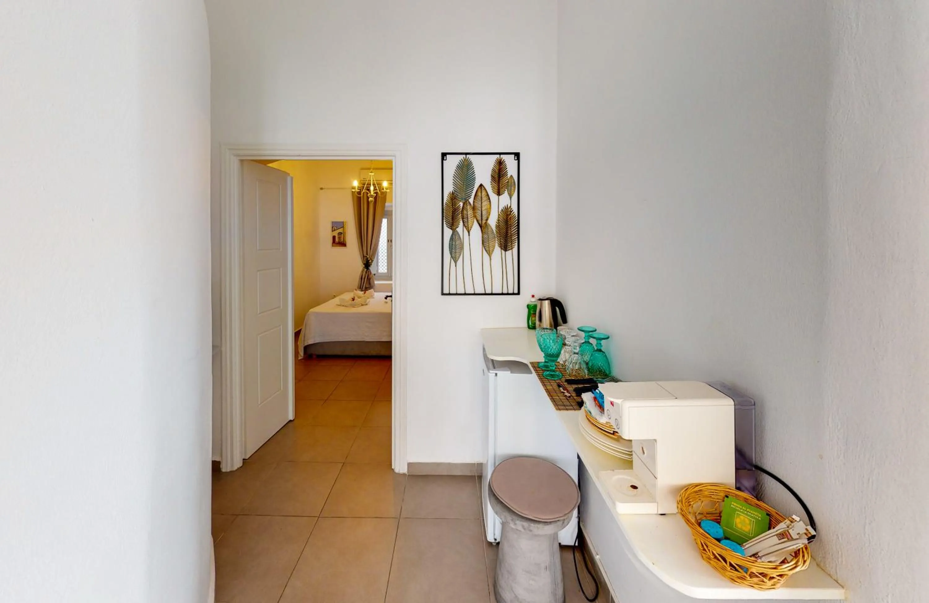 Decorative detail in NEOKLASSIKO KOUKOULI