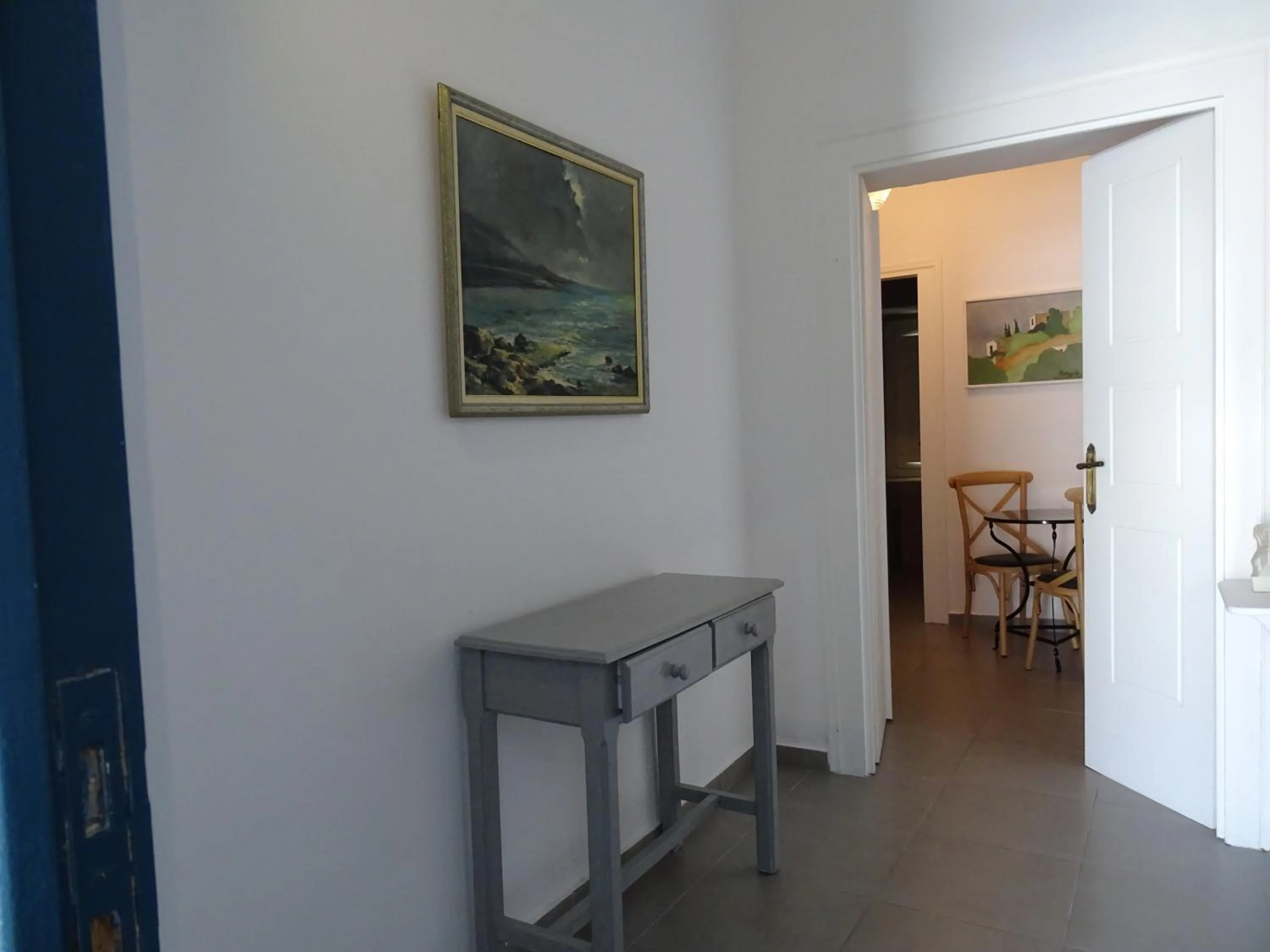 Facade/entrance in NEOKLASSIKO KOUKOULI