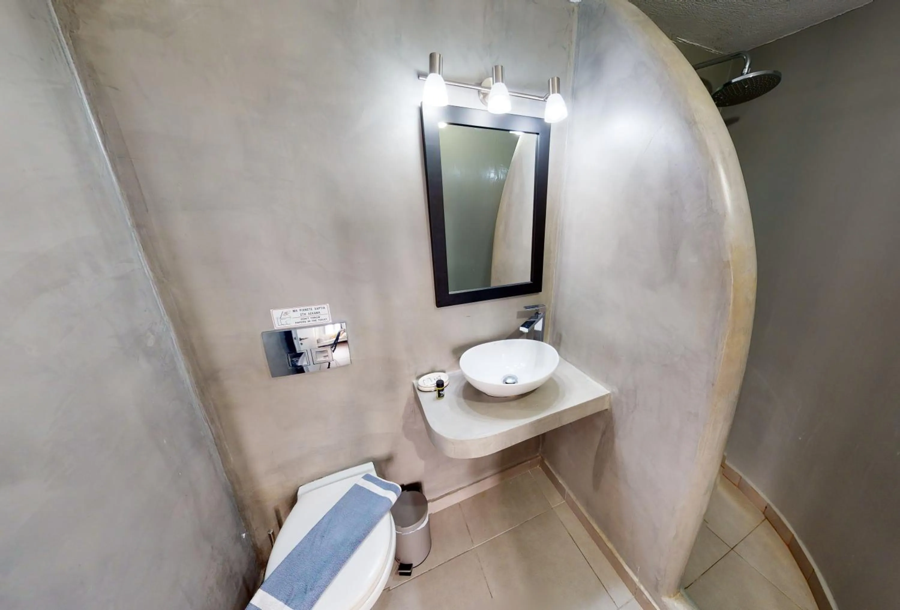 Bathroom in NEOKLASSIKO KOUKOULI