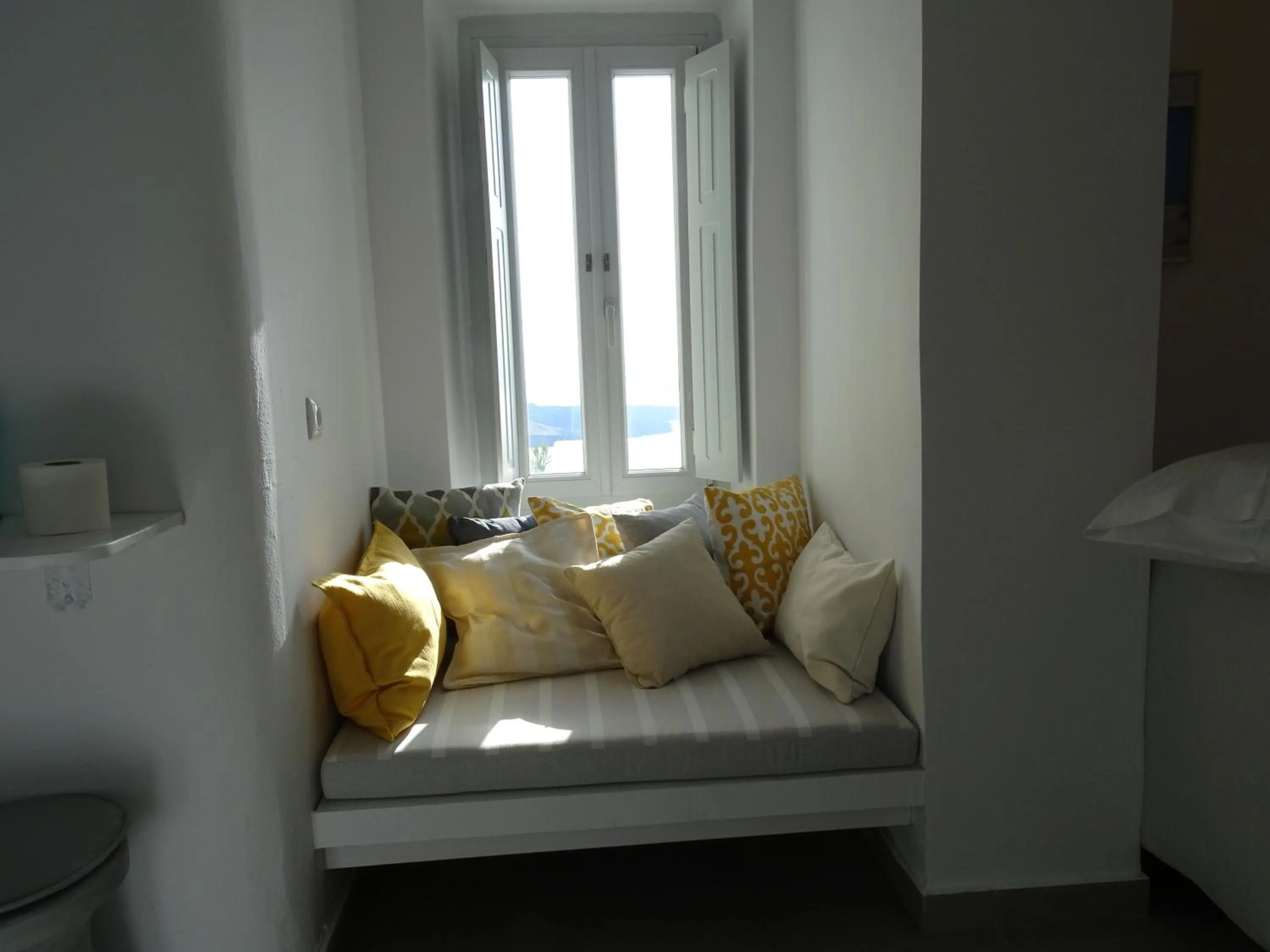 Seating area in NEOKLASSIKO KOUKOULI