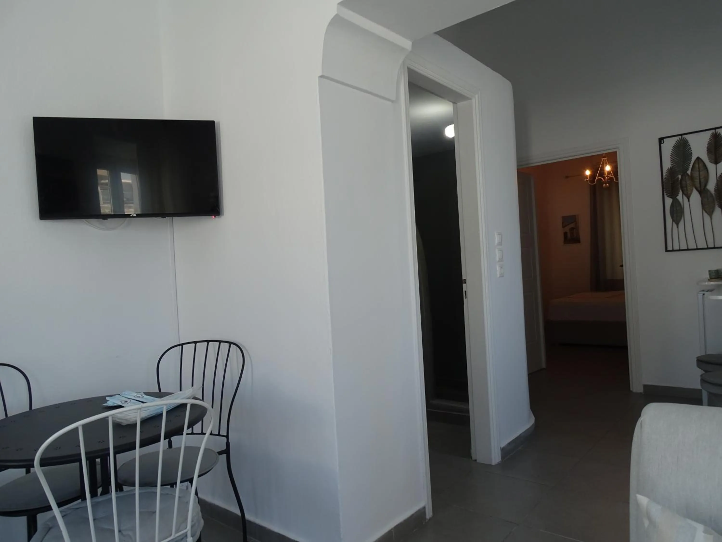 TV and multimedia in NEOKLASSIKO KOUKOULI