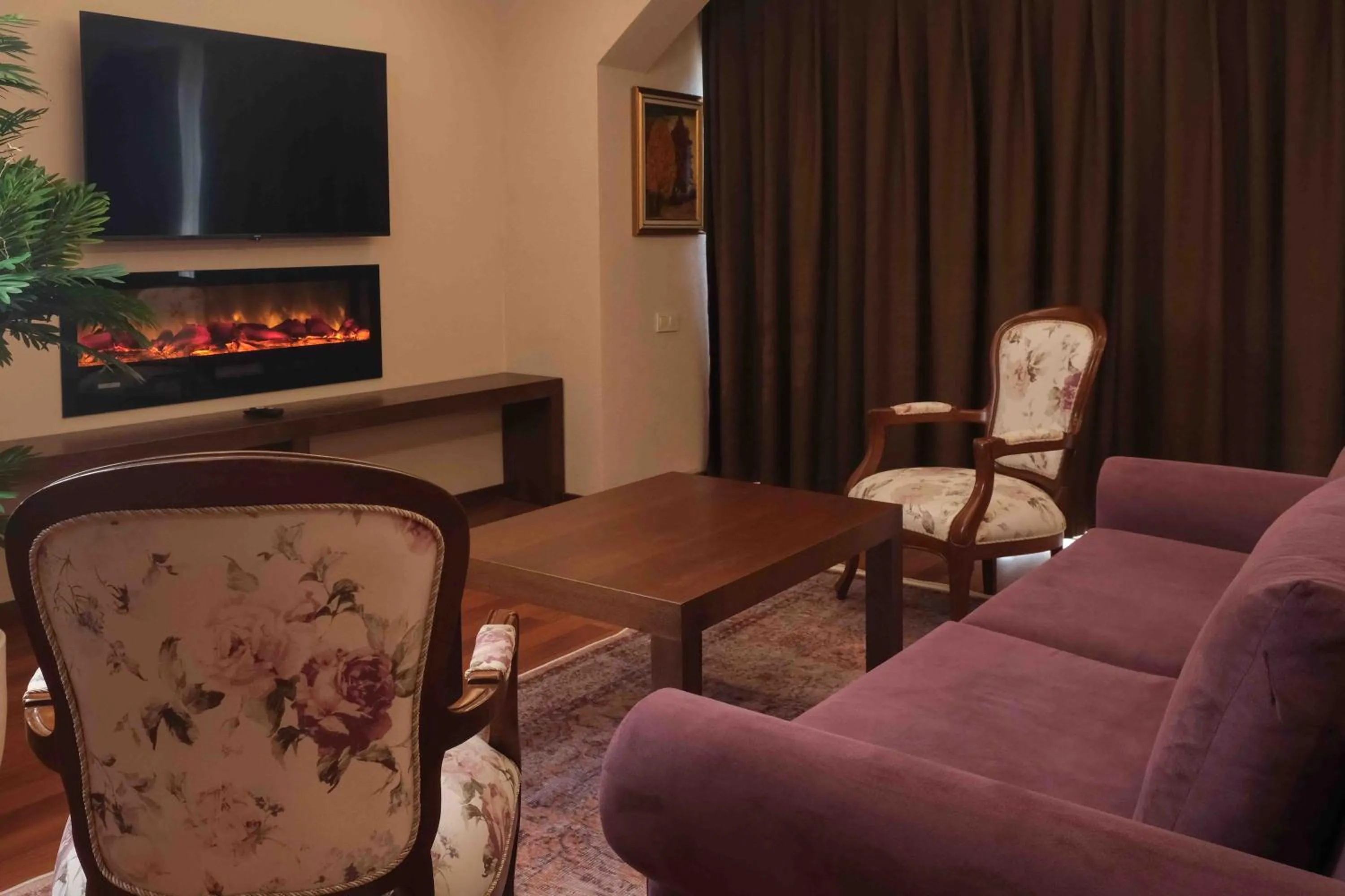 TV and multimedia in Phellos Suites Boutique Hotel