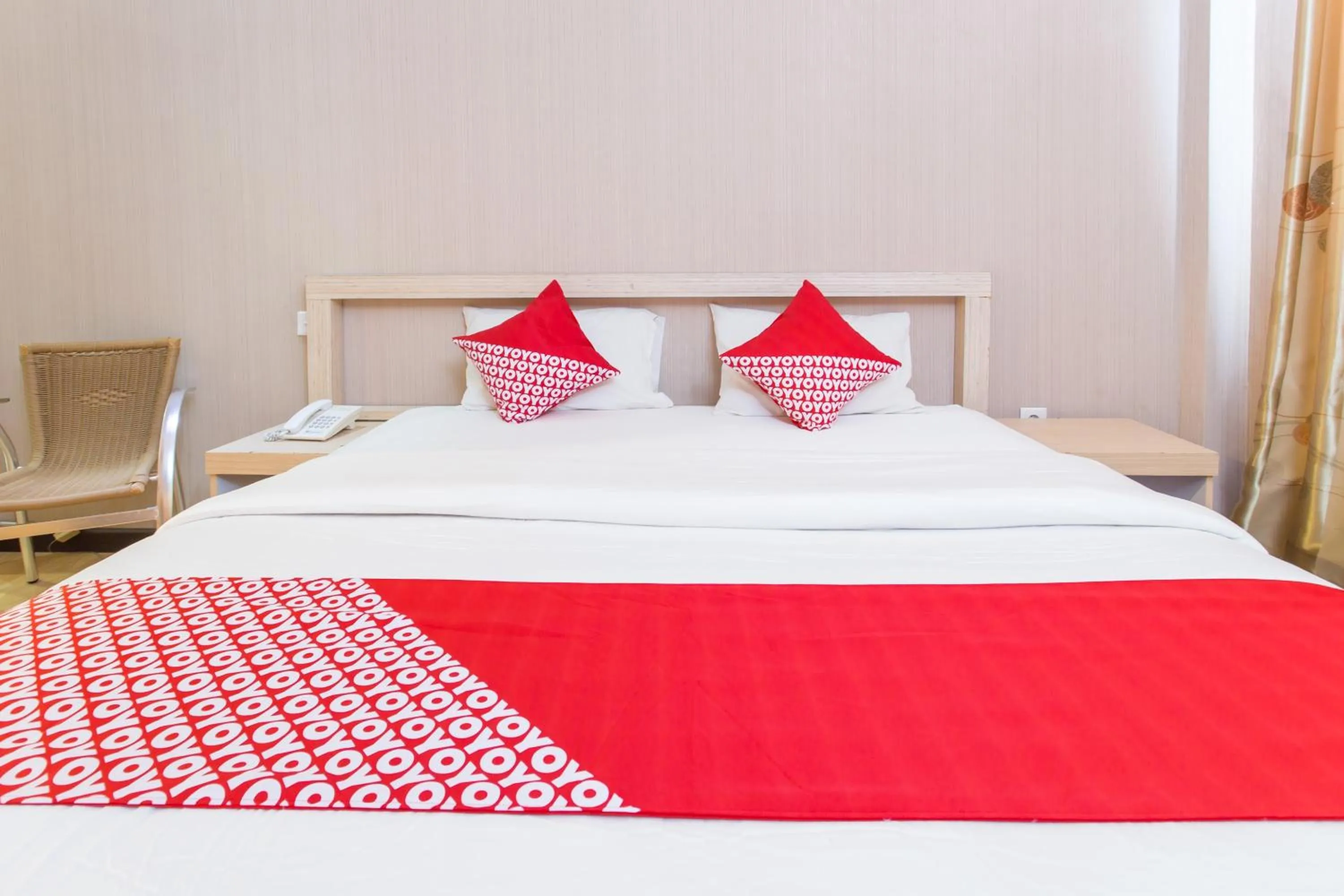 Bedroom in OYO 663 Hotel Sejati