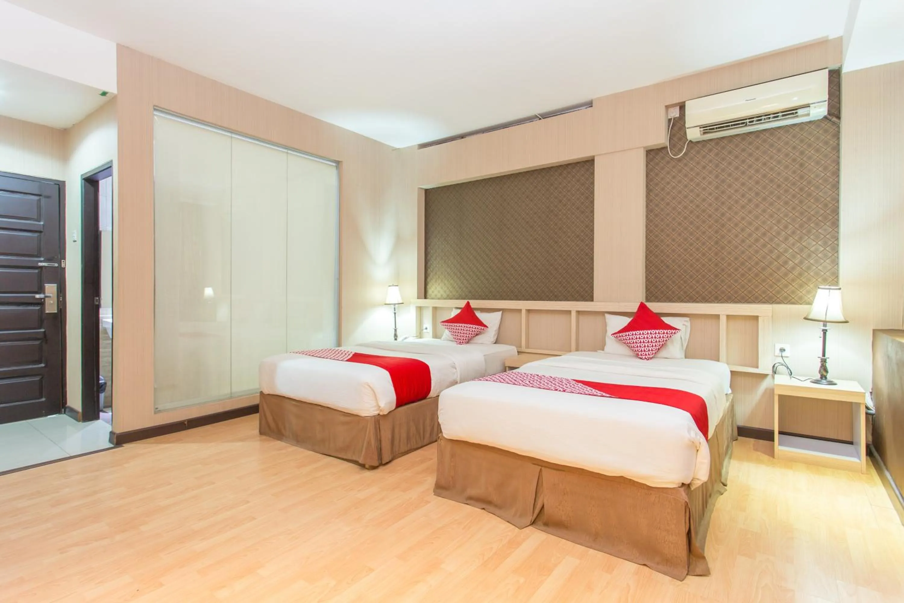 Bedroom in OYO 663 Hotel Sejati