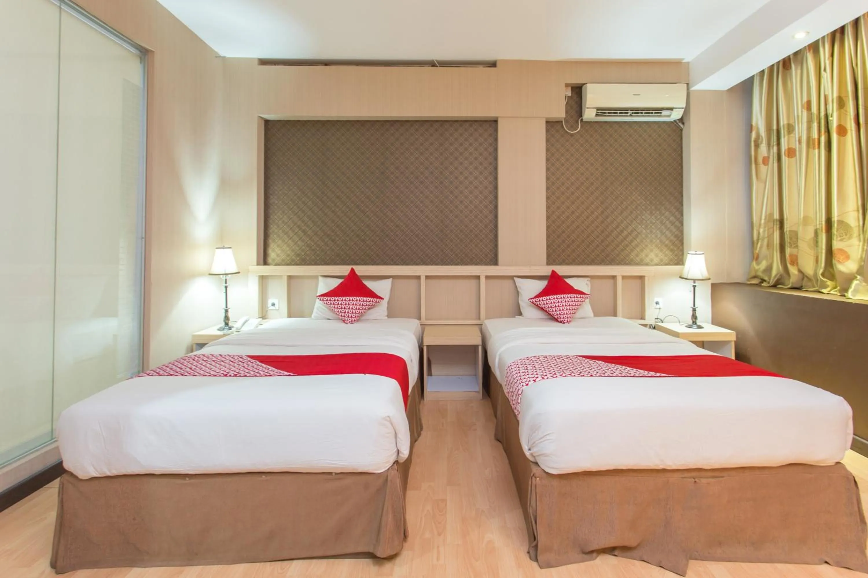 Bedroom in OYO 663 Hotel Sejati