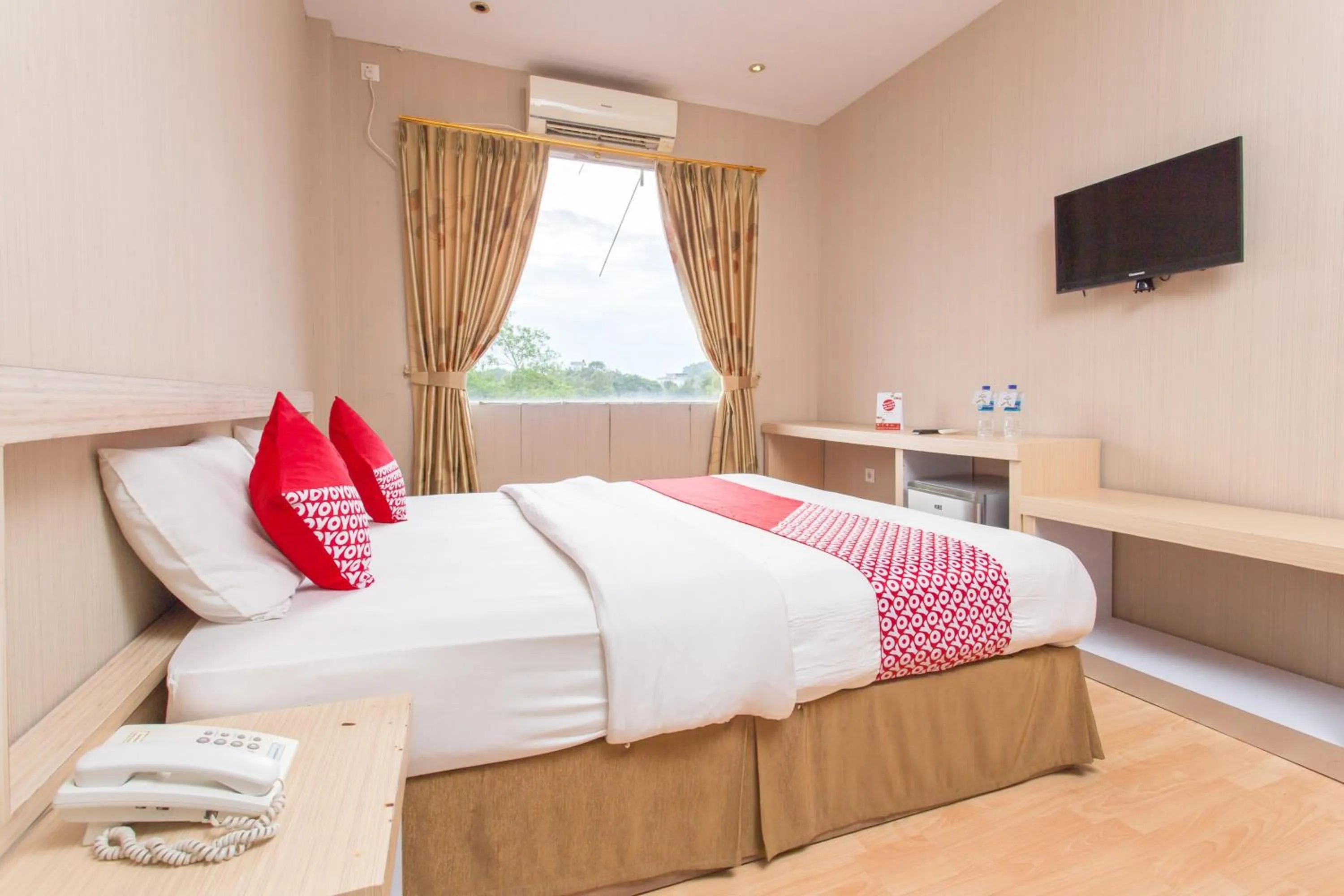 Bedroom in OYO 663 Hotel Sejati