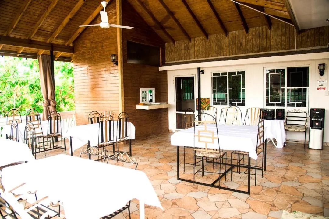 Dela de-Rose Guest House Negril Jamaica