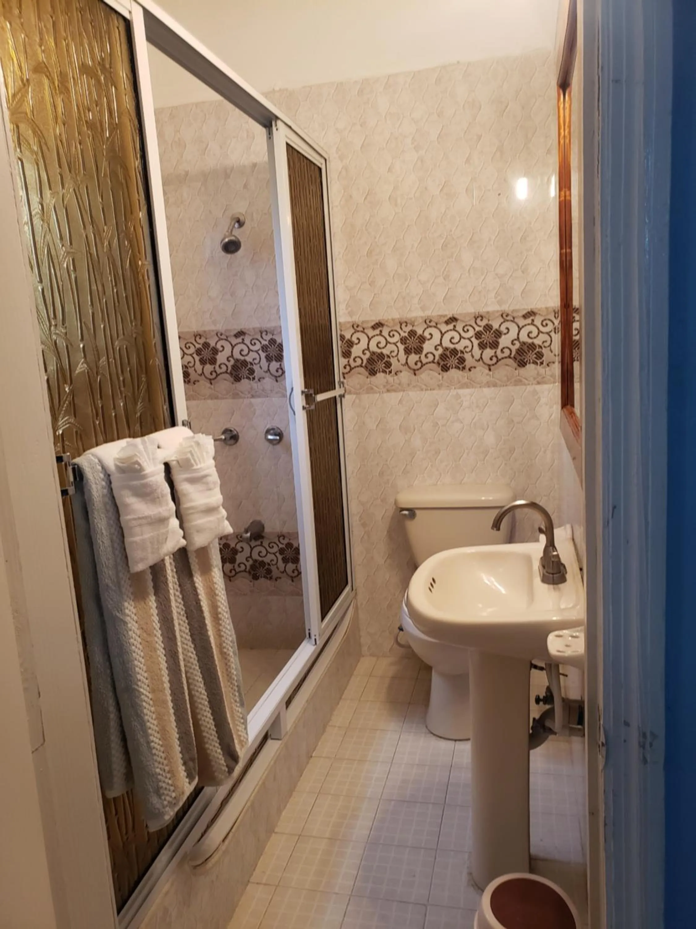 Dela de-Rose Guest House Negril Jamaica