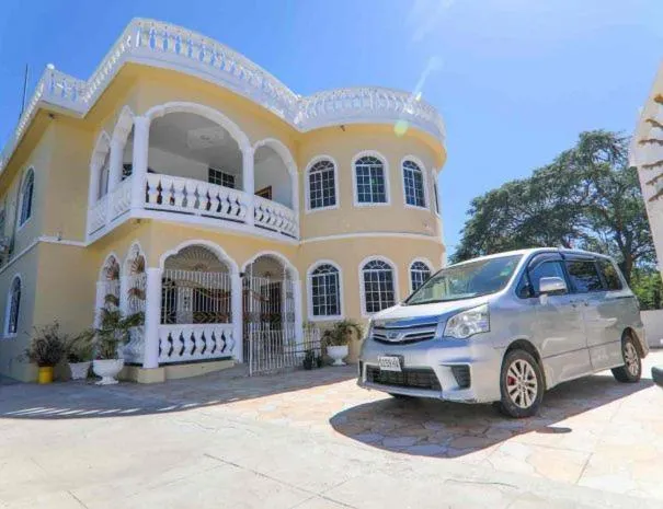 Swimming pool in Dela de-Rose Guest House Negril Jamaica