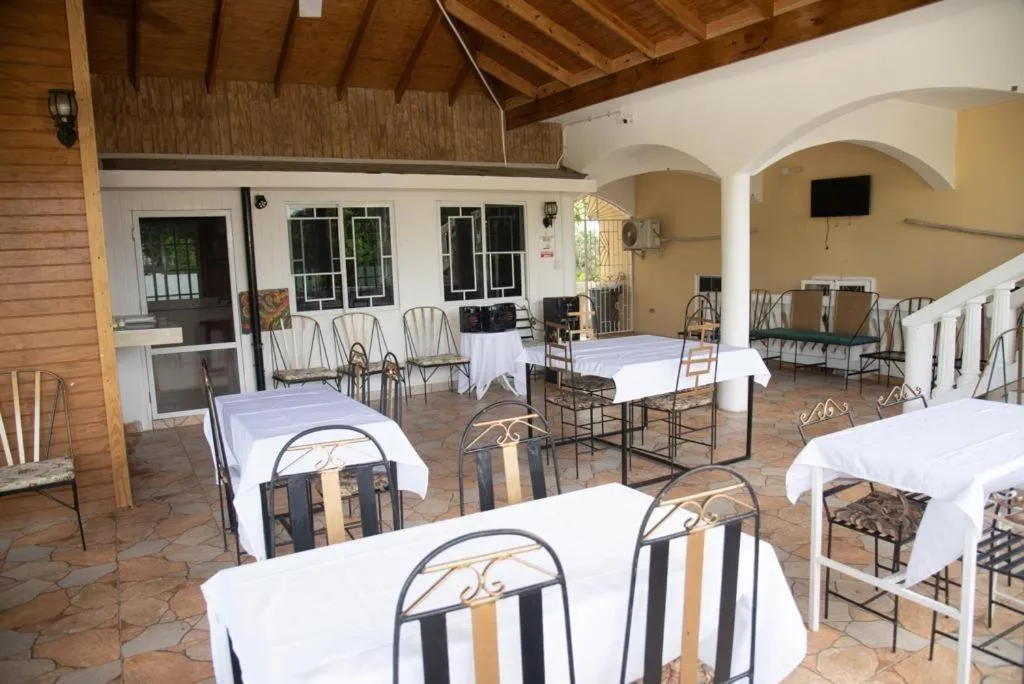 Dela de-Rose Guest House Negril Jamaica